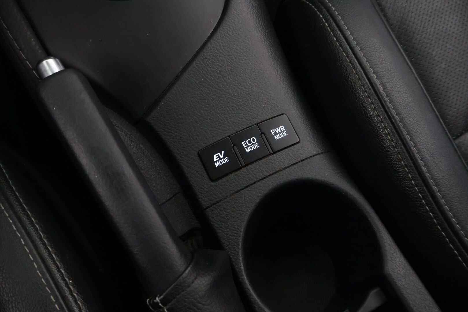 Toyota Auris 2016 Touring Sports 1,8 Hybrid Premium - *LED/Lasikatto/Tutkat/P.kamera/Keyless/Nahat*