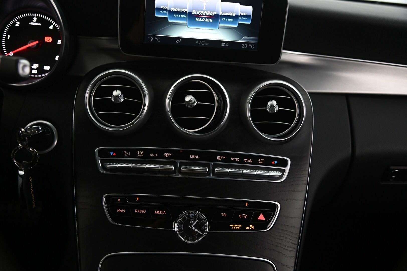 Mercedes-Benz C 2016 220 d Coupe A Business AMG * Nahka-alcantara / Sporttipenkit / ILS / Lohkolämmitin * - Suomi-auto / Juuri huollettu / Kahdet vanteet