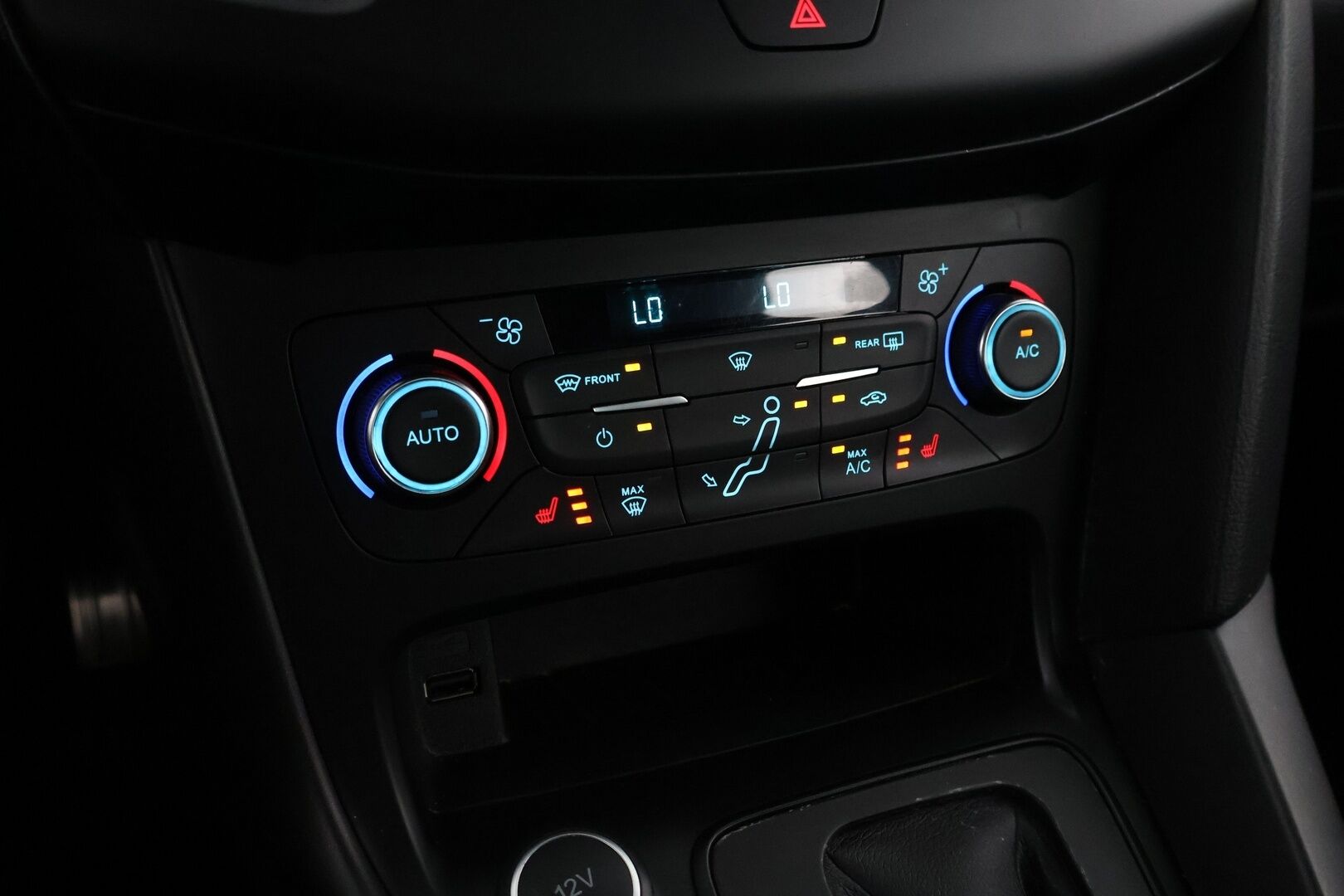 Ford Focus 2016 1,0 EcoBoost 125 hv Start/Stop A6 ST-Line 5-ovinen *MYYDÄÄN HUUTOKAUPAT.COM*