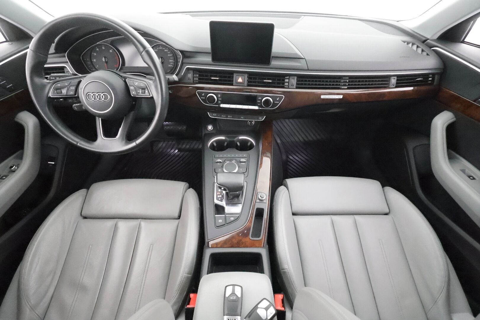 Audi A4 2016 Sedan First Edition Business Sport 2,0 TFSI 185 kW quattro S tronic - 1OM Suomiauto | Webasto | Vetokoukku | Vaaleat Sporttinahat | Kattoluukku | LED | Vakkari | Huippuvarusteet!