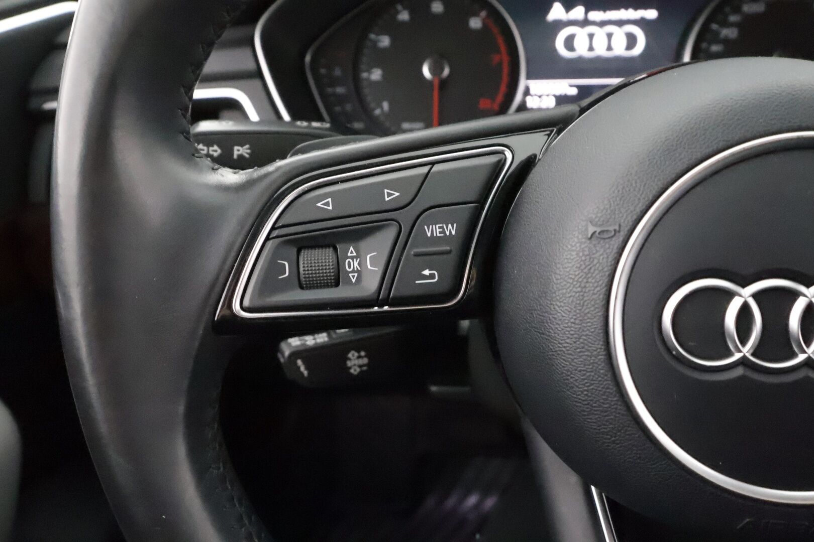 Audi A4 2016 Sedan First Edition Business Sport 2,0 TFSI 185 kW quattro S tronic * Vakkari / Webasto / Koukku / Muistipenkki / P.tutkat * - 1.Om Suomi-auto / Kahdet Renkaat - HULLUT AVAJAISHULINAT KORKOTARJOUS 3,29 %