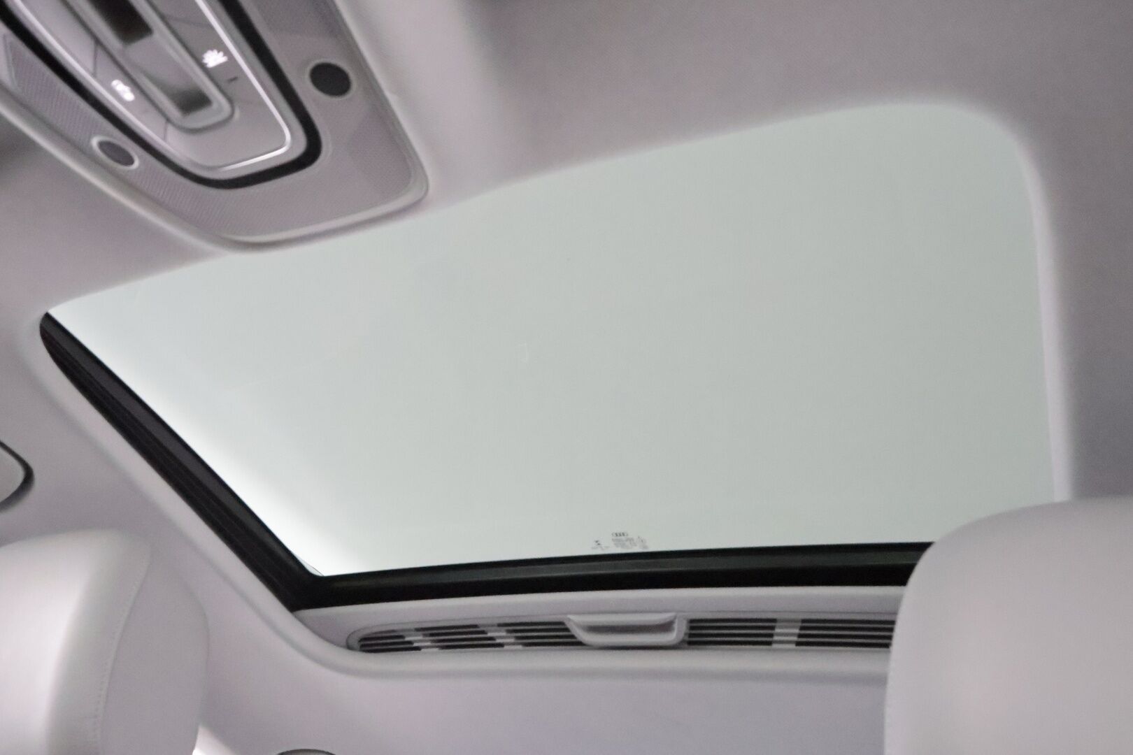 Audi A4 2016 Sedan First Edition Business Sport 2,0 TFSI 185 kW quattro S tronic * Vakkari / Webasto / Koukku / Muistipenkki / P.tutkat * - 1.Om Suomi-auto / Kahdet Renkaat - HULLUT AVAJAISHULINAT KORKOTARJOUS 3,29 %