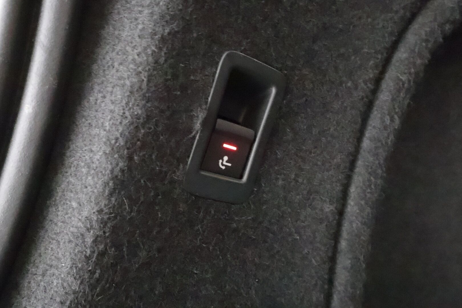 Audi A4 2016 Sedan First Edition Business Sport 2,0 TFSI 185 kW quattro S tronic * Vakkari / Webasto / Koukku / Muistipenkki / P.tutkat * - 1.Om Suomi-auto / Kahdet Renkaat - HULLUT AVAJAISHULINAT KORKOTARJOUS 3,29 %