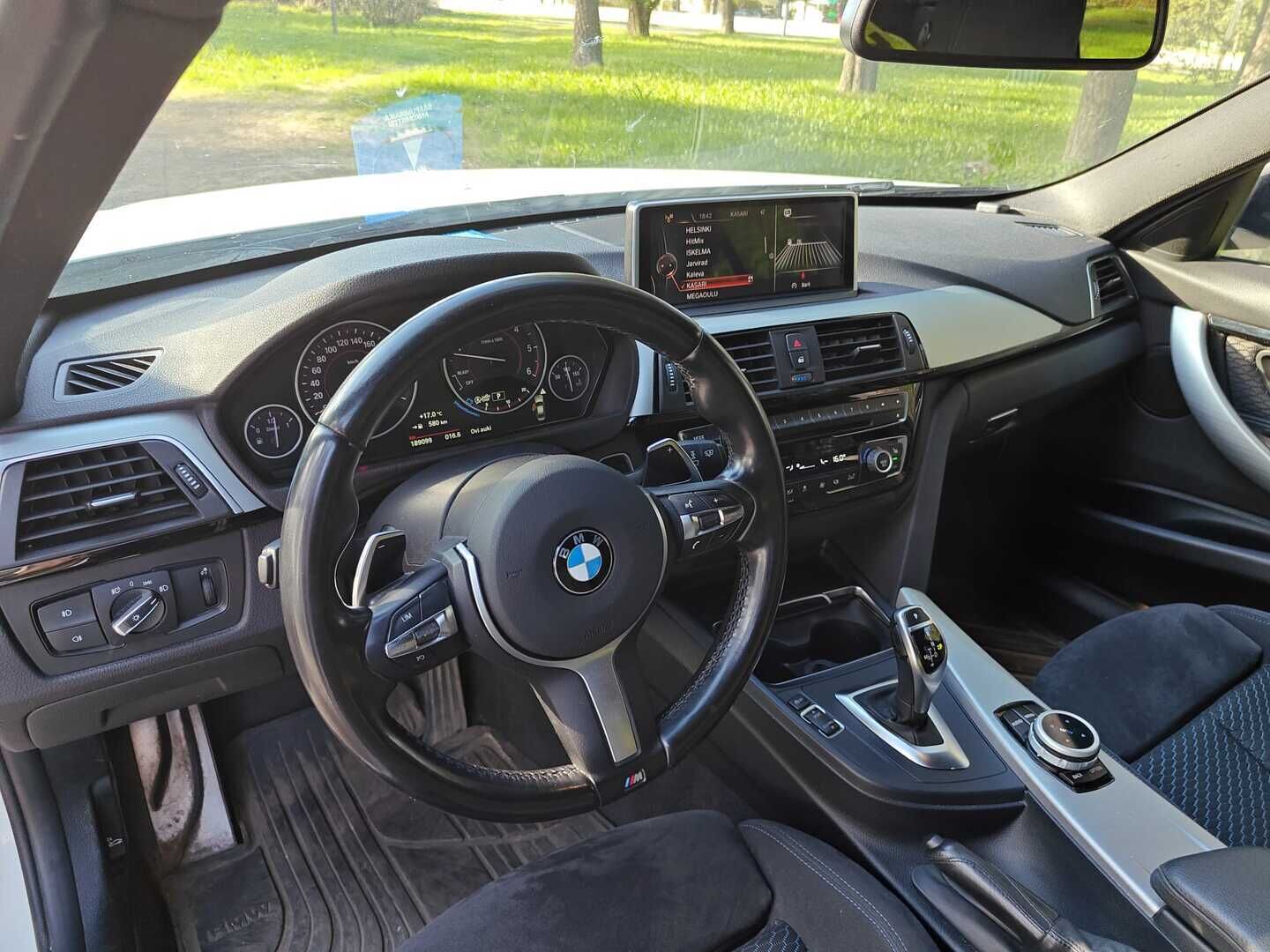 BMW 320 2017 F30 Sedan 320d A xDrive Business M Sport Edition - LCI / HiFi / Sport-penkit / LED / Juuri huollettu