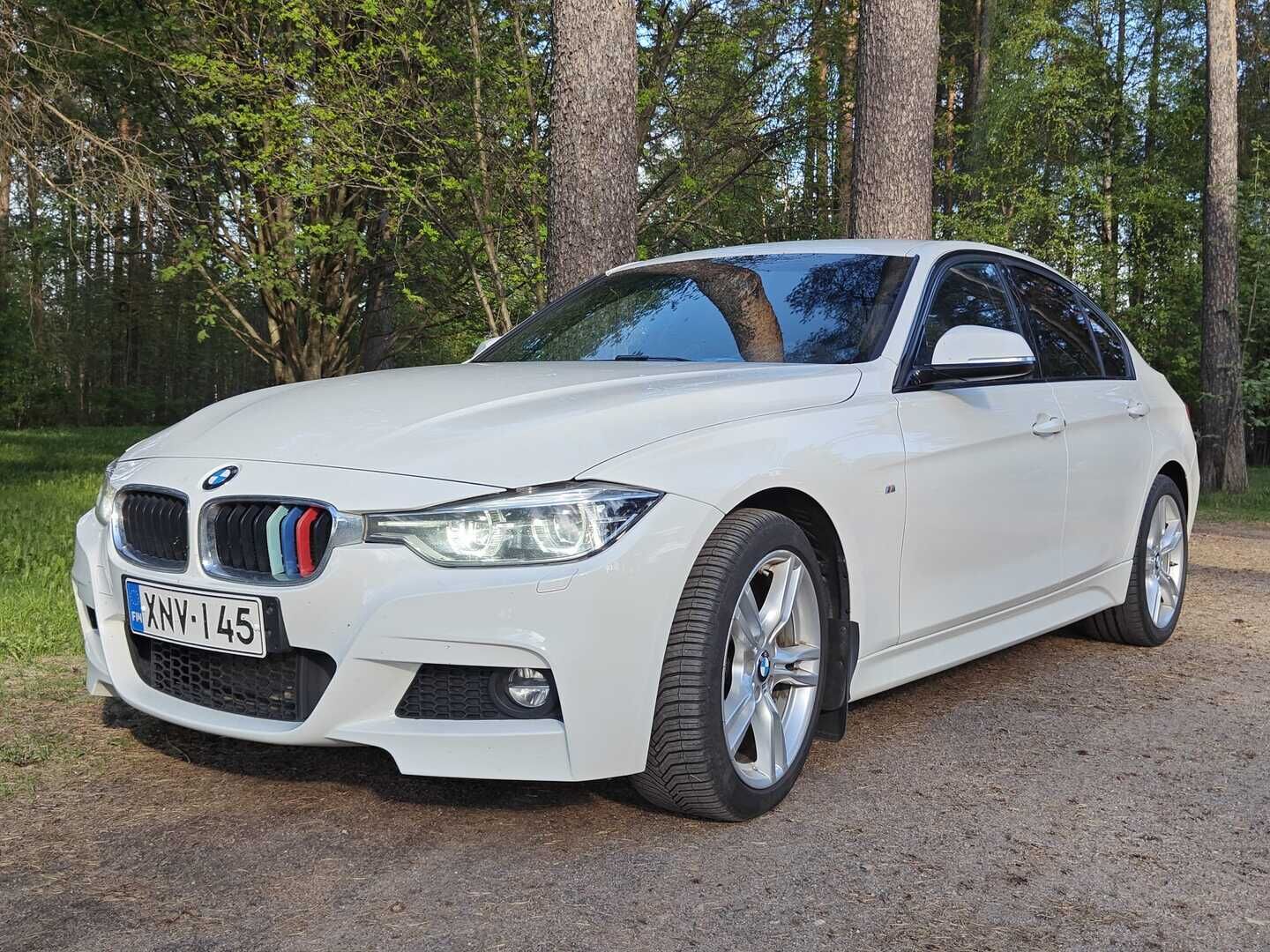 BMW 320 2017 F30 Sedan 320d A xDrive Business M Sport Edition - LCI / HiFi / Sport-penkit / LED / Juuri huollettu
