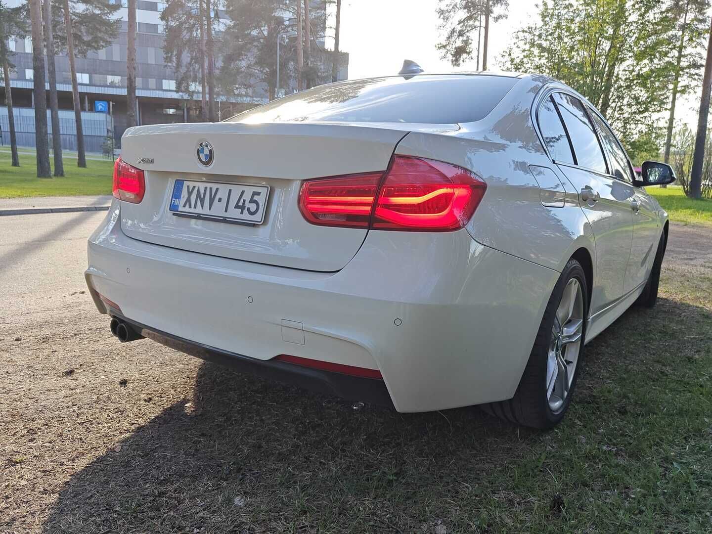BMW 320 2017 F30 Sedan 320d A xDrive Business M Sport Edition - LCI / HiFi / Sport-penkit / LED / Juuri huollettu