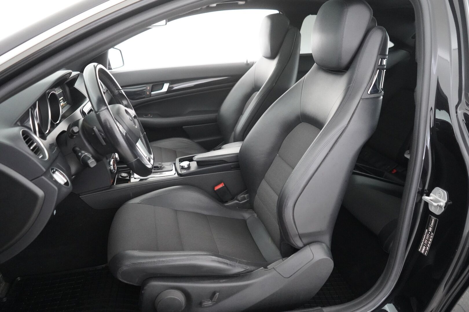 Mercedes-Benz C 2012 220 CDI Coupé AMG A - Juuri saapunut | AMG | Kahdet renkaat aluvantein | Panorama | Sportti penkit | Vetokoukku | Säntilliset huollot | - KORKO VAIN 3,99 %