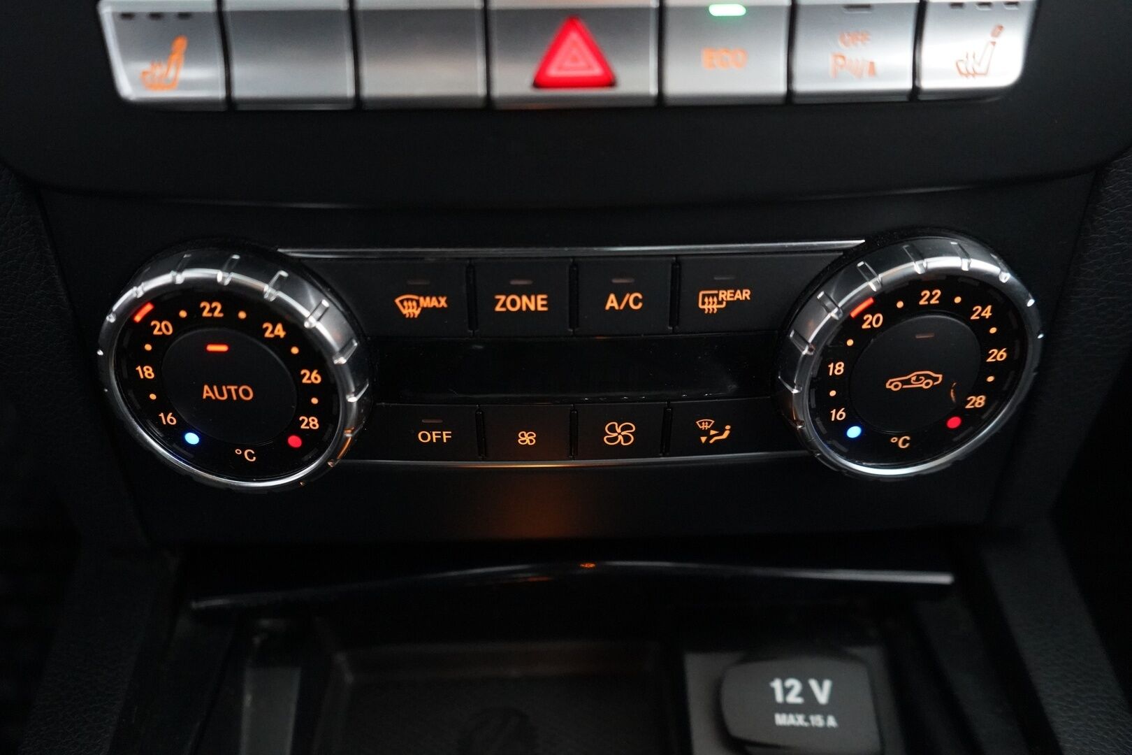 Mercedes-Benz C 2012 220 CDI Coupé AMG A - Juuri saapunut | AMG | Kahdet renkaat aluvantein | Panorama | Sportti penkit | Vetokoukku | Säntilliset huollot | - KORKO VAIN 3,99 %