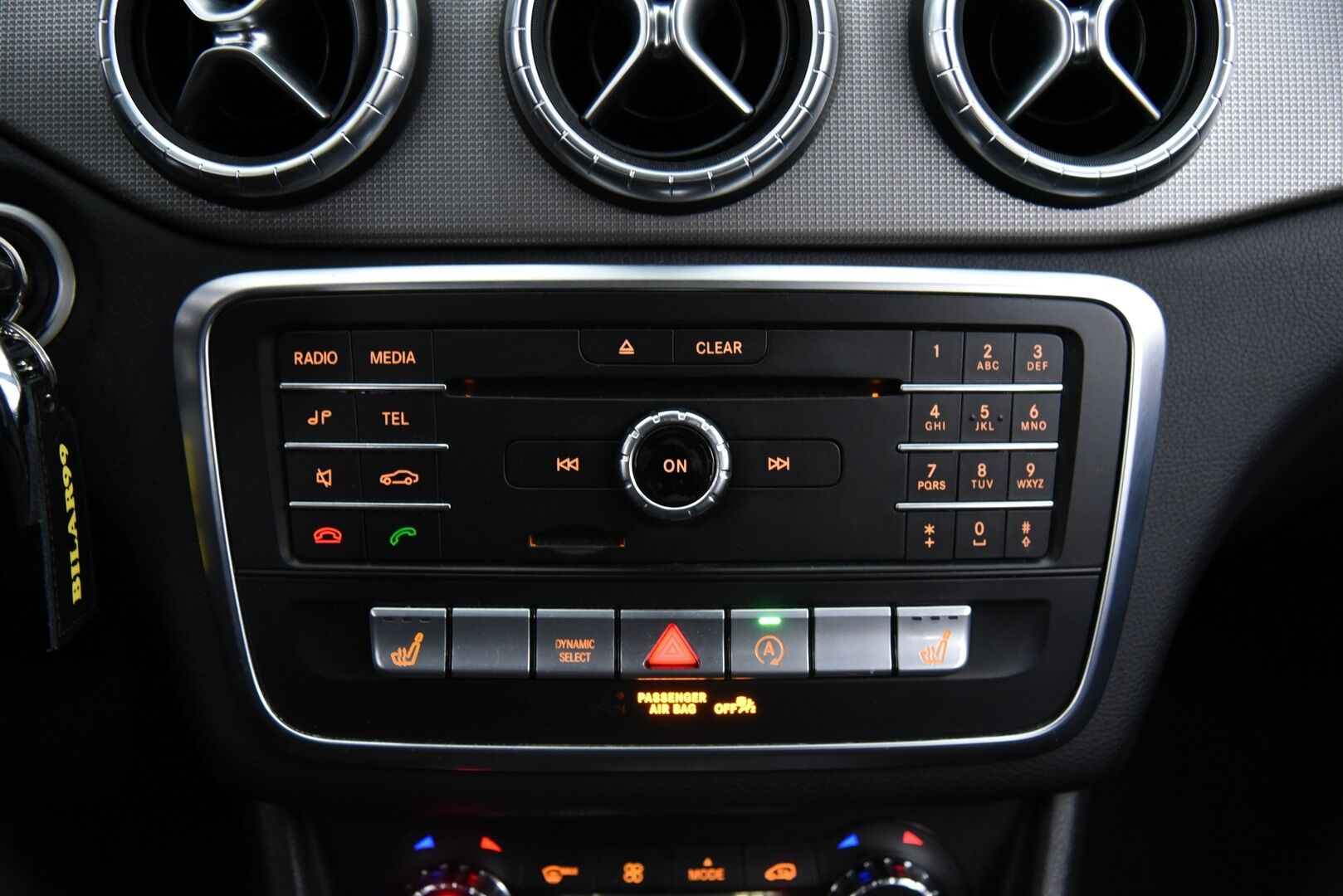 Mercedes-Benz CLA 2016 180 A Premium Business / Suomi auto / P-kamera / Vakkari - Merkkihuollettu / 2x renkaat