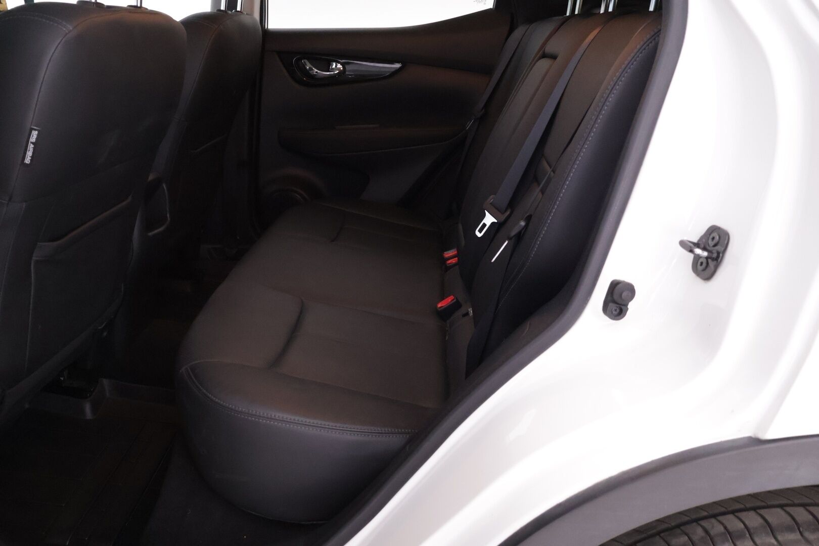 Nissan Qashqai 2016 dCi 130 Business 360 2WD Xtronic *Lämmitettävä tuulilasi / 360 / Lohko / Nahkasisusta / NAV* - *Kattava huoltohistoria / Uudet talvirenkaat / Hyvät kesärenkaat*