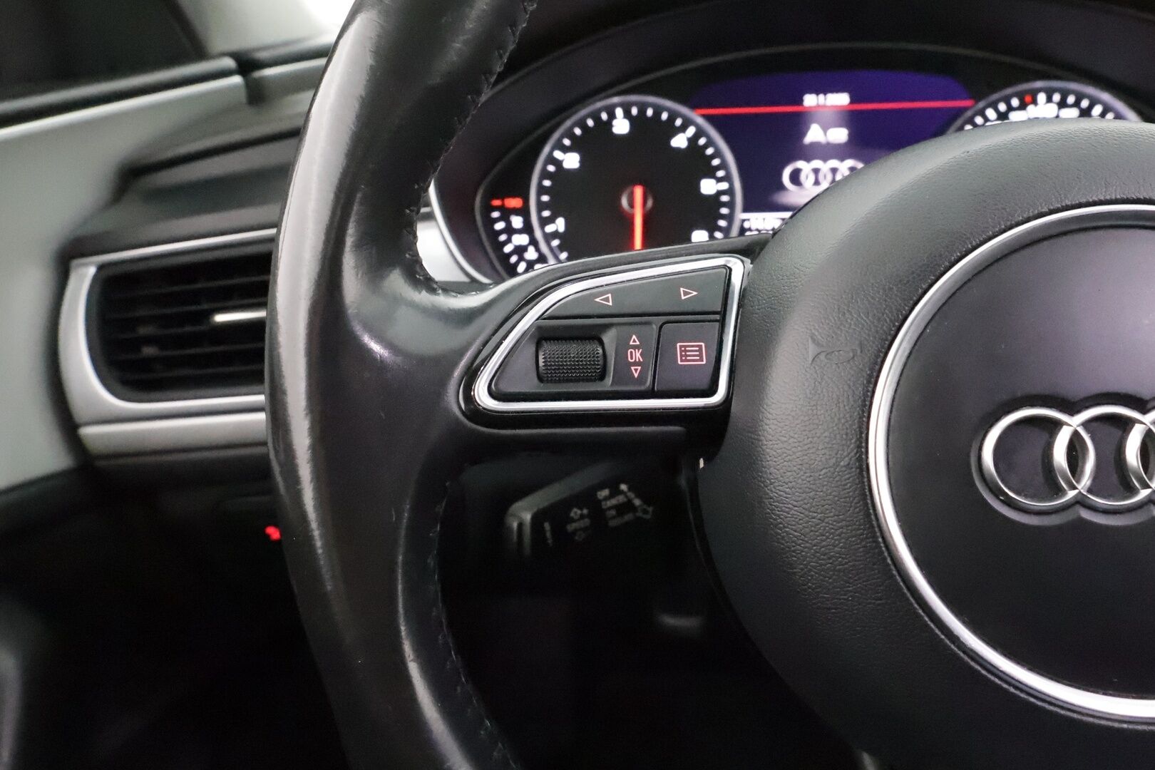 Audi A6 2017 Avant Business Sport 2,0 TDI 140 kW quattro S tronic - Webasto | Facelift | Koukku | LED valot | Sporttipenkit | P.kamera