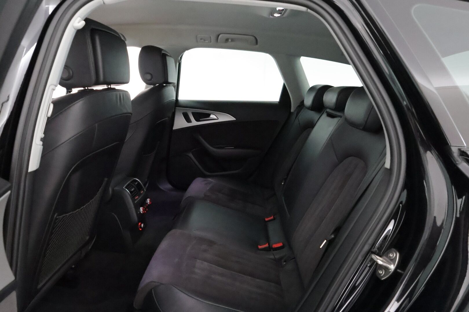 Audi A6 2017 Avant Business Sport 2,0 TDI 140 kW quattro S tronic - Webasto | Facelift | Koukku | LED valot | Sporttipenkit | P.kamera