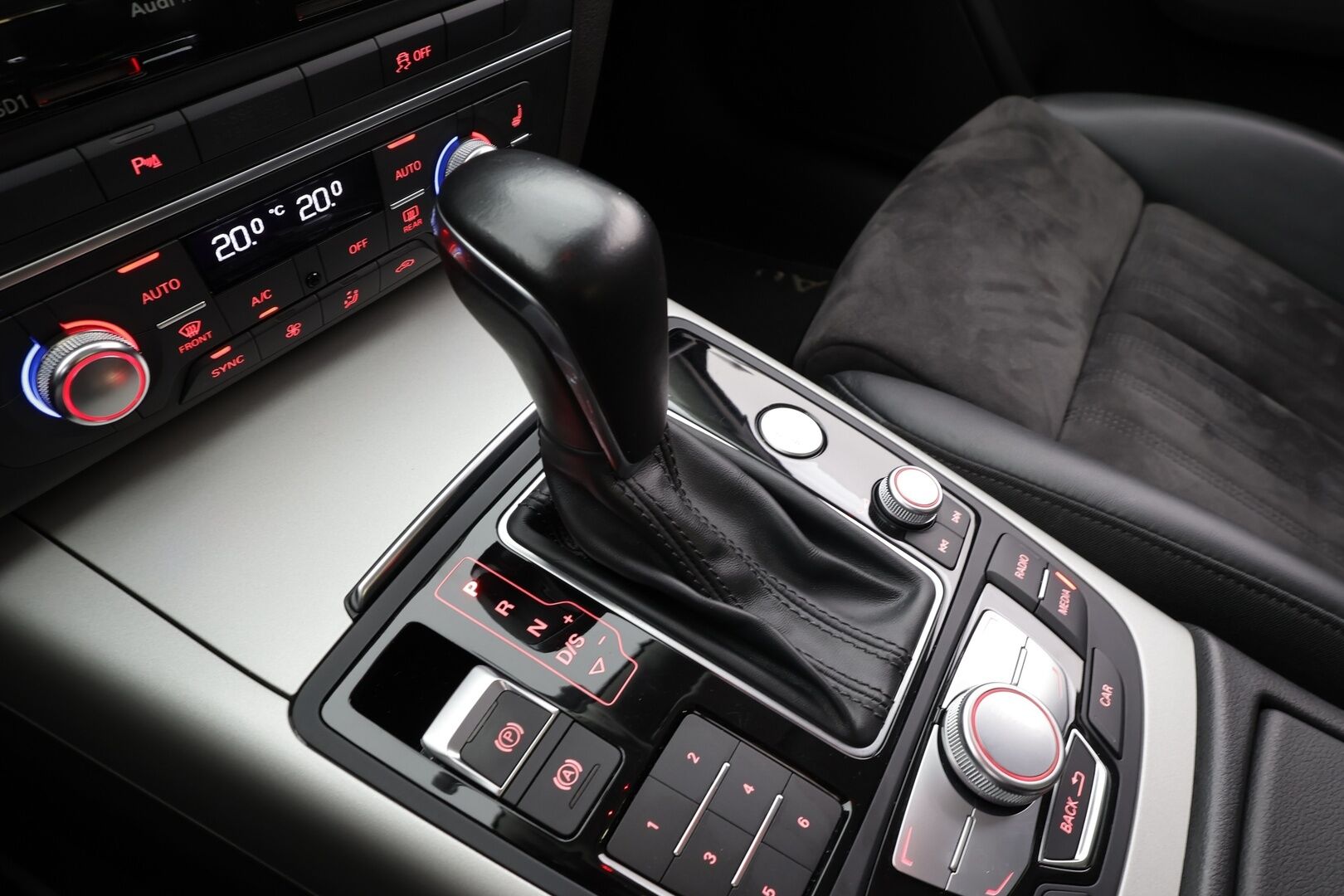 Audi A6 2017 Avant Business Sport 2,0 TDI 140 kW quattro S tronic * Vakkari / P.kamera / LED / Webasto / Koukku * - Suomi-auto / Kahdet renkaat aluvanteilla - HULLU BLACKWEEK KORKOTARJOUS 2,49%