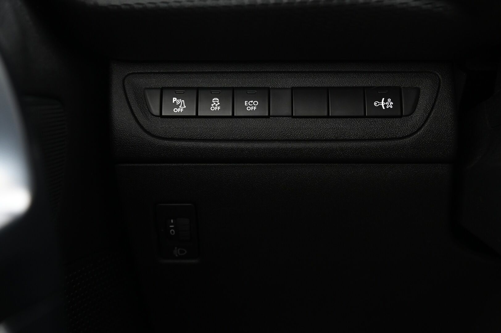 Peugeot 2008 2016 Allure PureTech 110 *Laskikatto / Vakkari / Lohko* - *Suomi-auto / Juuri saapunut*