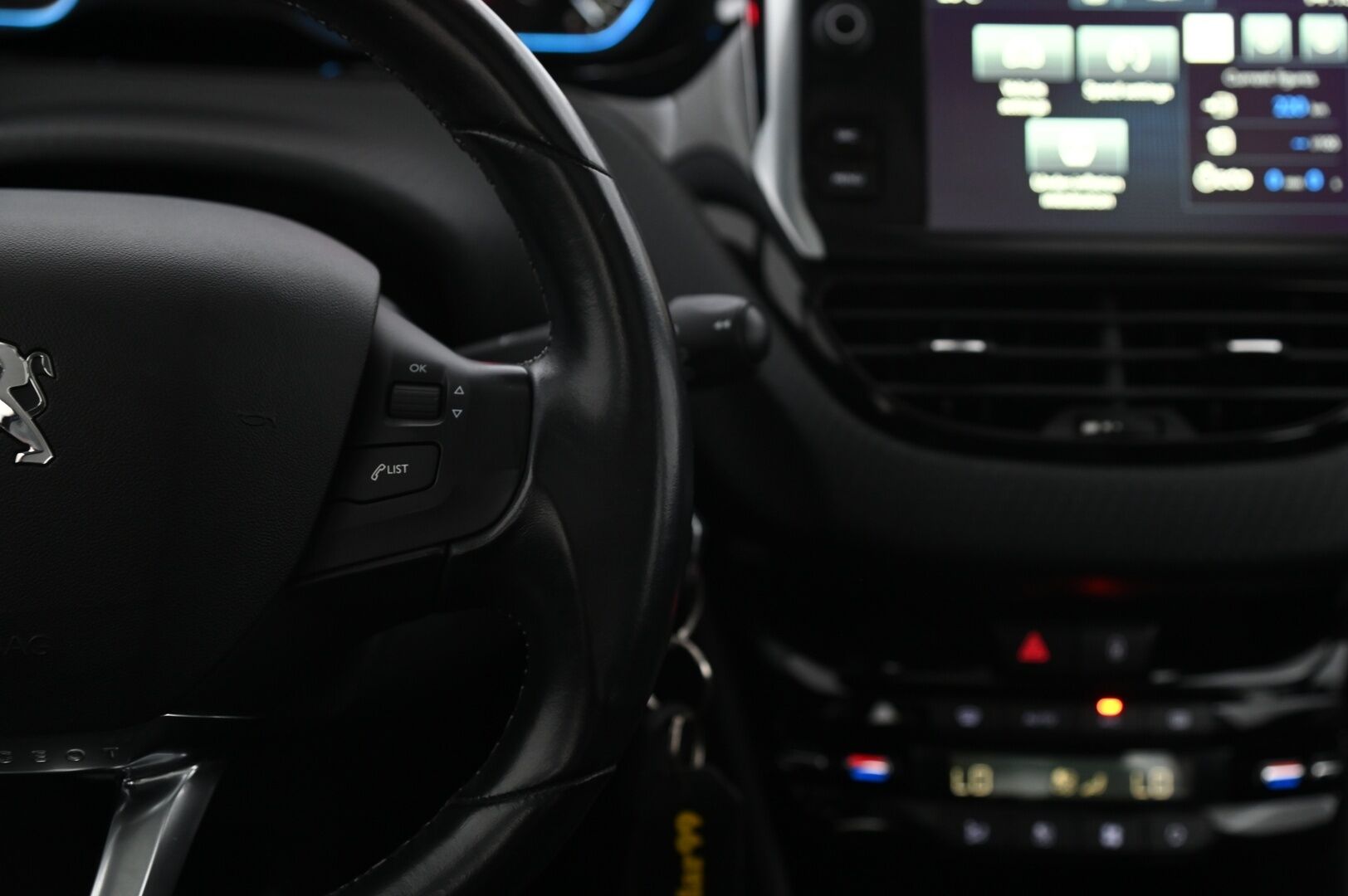 Peugeot 2008 2016 Allure PureTech 110 *Laskikatto / Vakkari / Lohko* - *Suomi-auto / Juuri saapunut*