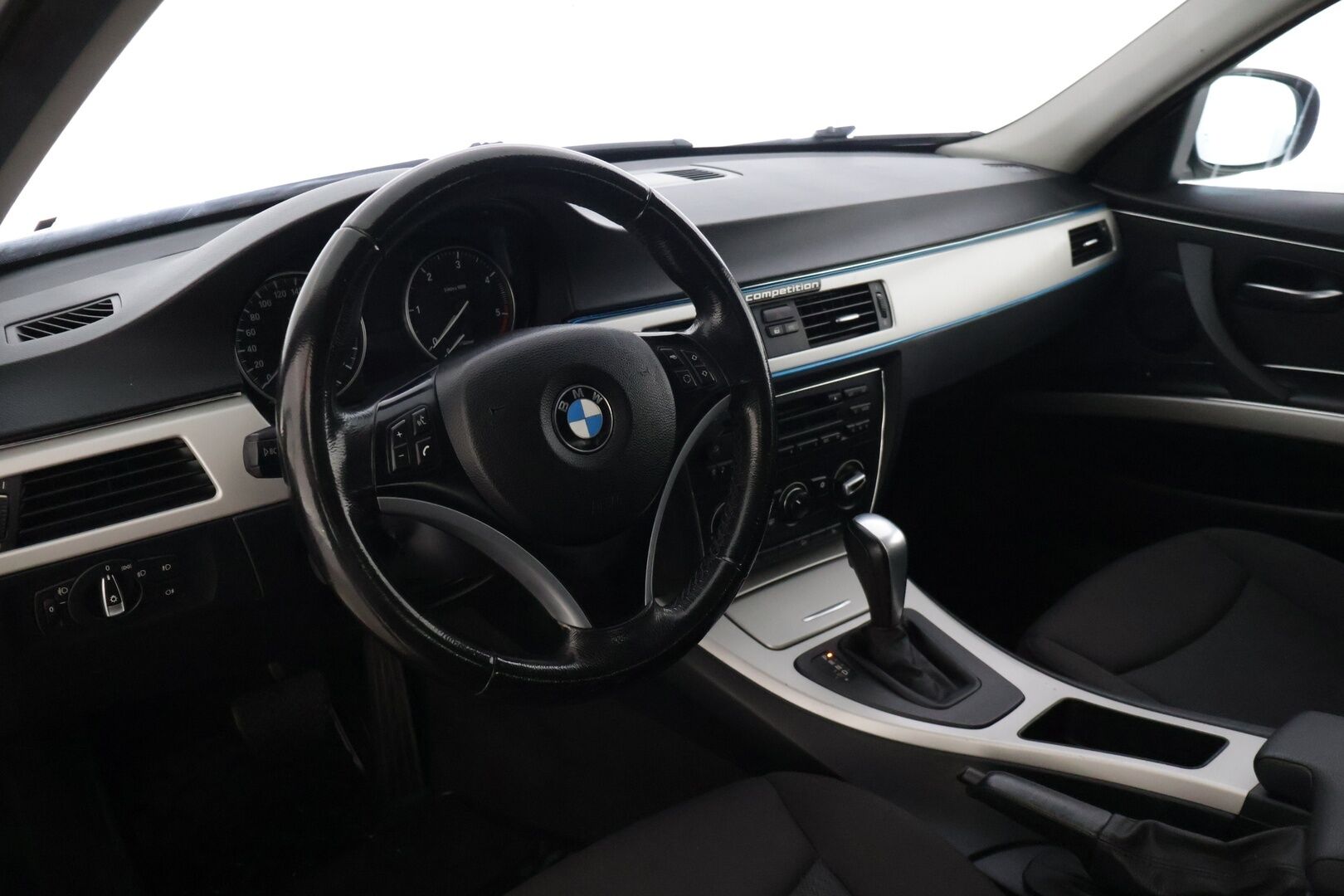 BMW 320 2009 A E90 Sedan * Facelift / Suomi-auto / Vakkari / Lohko&sisä.p * - | MYYDÄÄN HUUTOKAUPAT.COMISSA | 