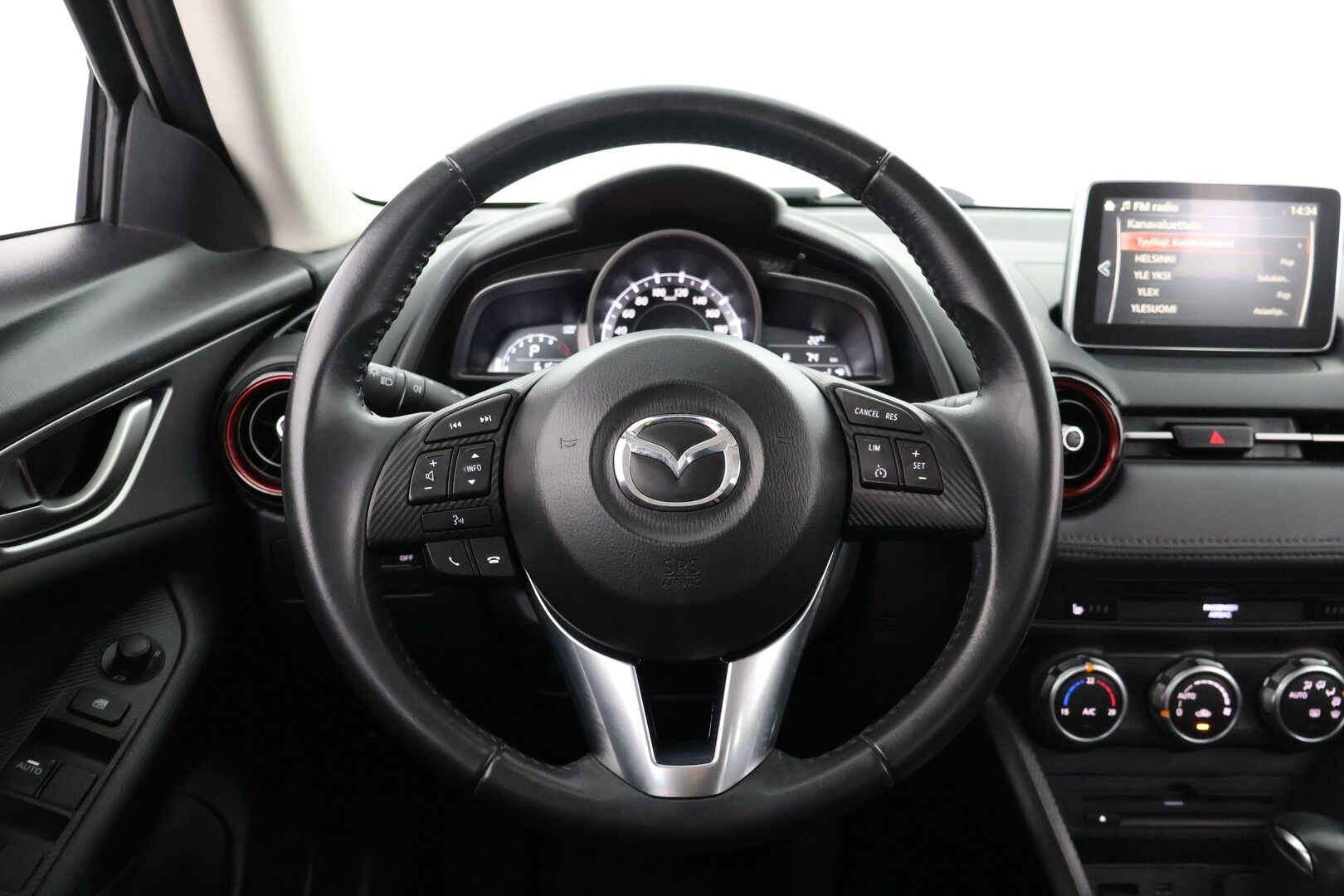 Mazda CX-3 2017 2,0 (120) SKYACTIV-G Premium 6AT EC1 - Suomi-auto | Vakkari | KeyLess | Peruutuskamera | Lohkolämmitin | Navi |