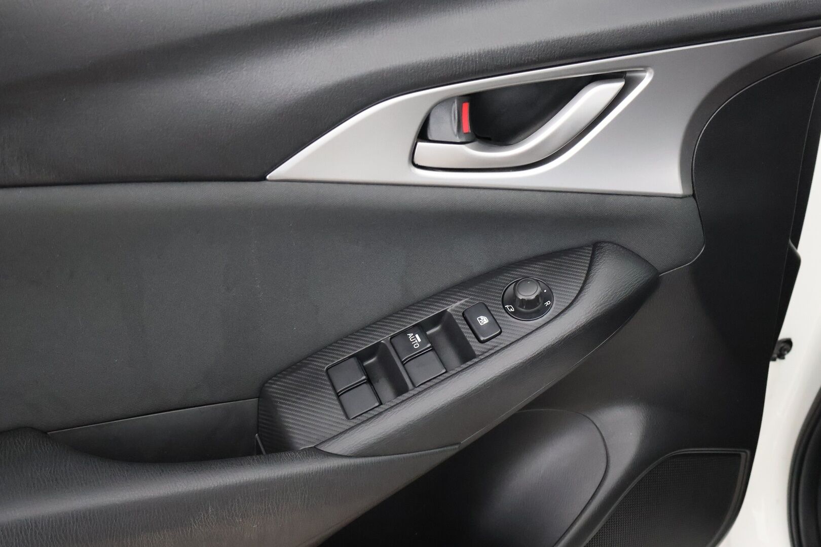 Mazda CX-3 2017 2,0 (120) SKYACTIV-G Premium 6AT EC1 - Suomi-auto | Vakkari | KeyLess | Peruutuskamera | Lohkolämmitin | Navi |