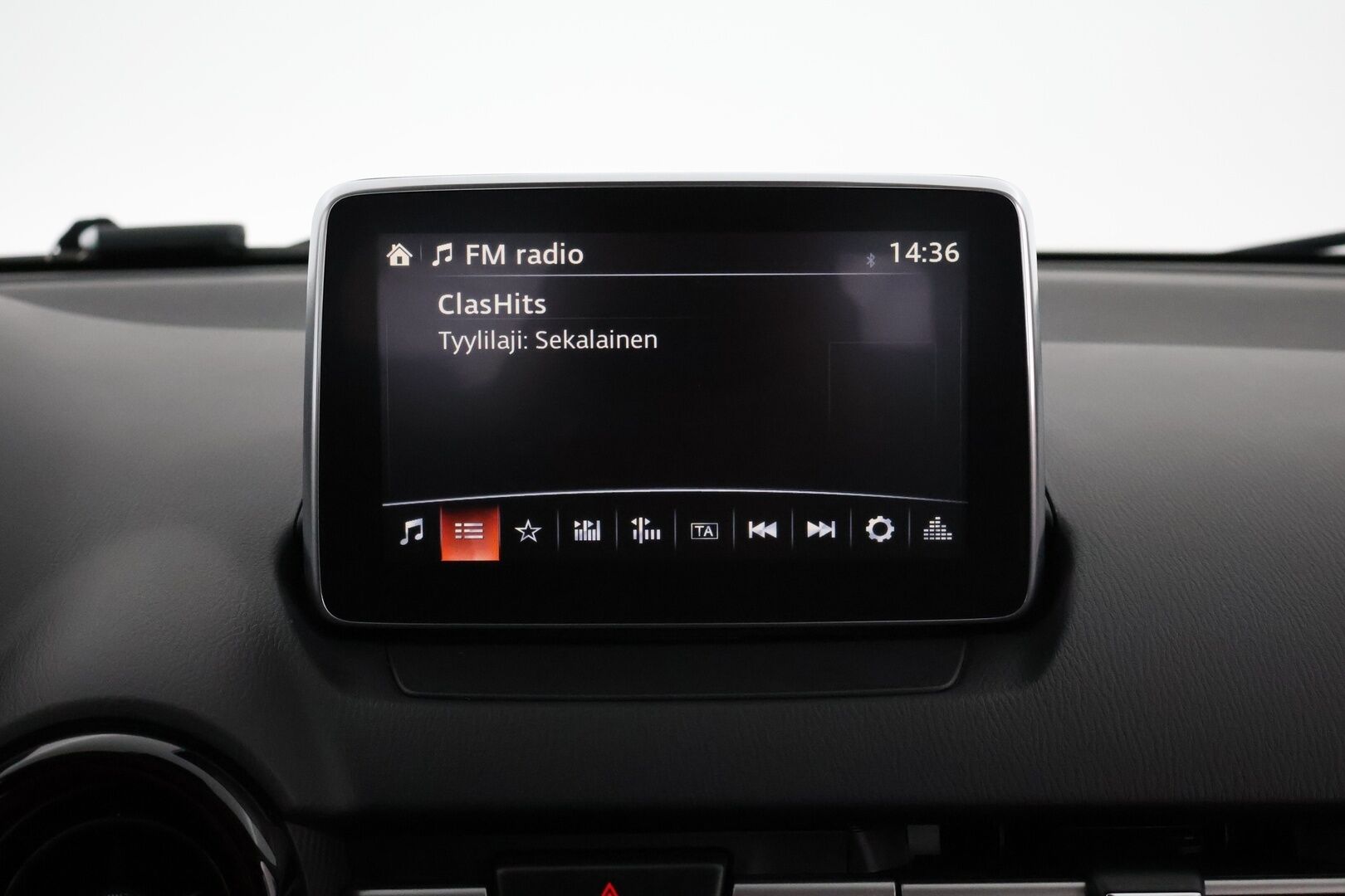 Mazda CX-3 2017 2,0 (120) SKYACTIV-G Premium 6AT EC1 - Suomi-auto | Vakkari | KeyLess | Peruutuskamera | Lohkolämmitin | Navi |