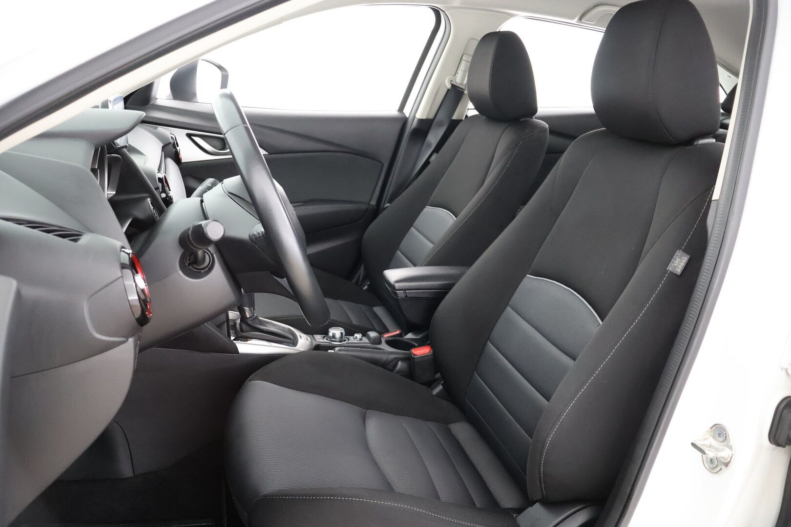 Mazda CX-3 2017 2,0 (120) SKYACTIV-G Premium 6AT EC1 - Suomi-auto | Vakkari | KeyLess | Peruutuskamera | Lohkolämmitin | Navi |
