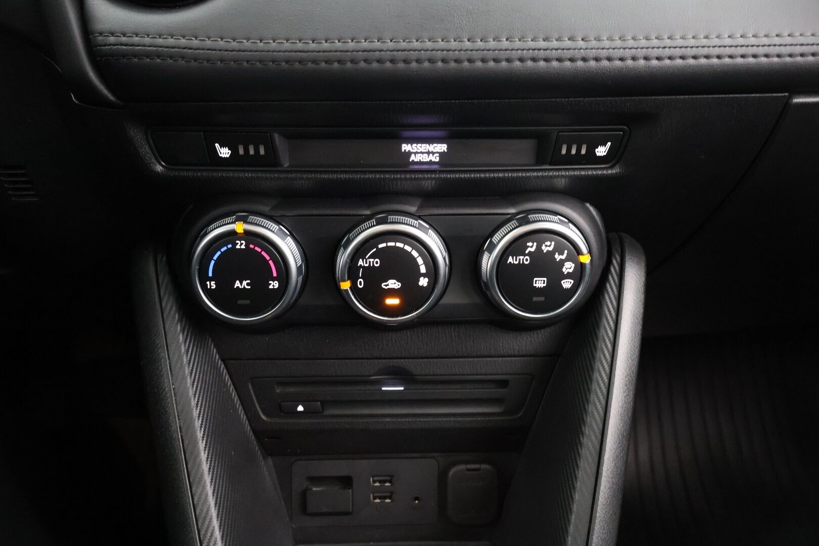 Mazda CX-3 2017 2,0 (120) SKYACTIV-G Premium 6AT EC1 - Suomi-auto | Vakkari | KeyLess | Peruutuskamera | Lohkolämmitin | Navi |