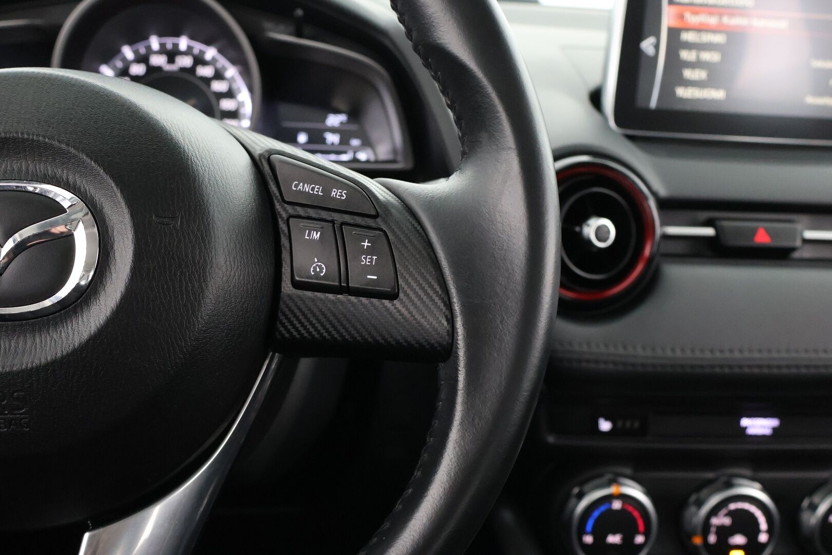 Mazda CX-3 2017 2,0 (120) SKYACTIV-G Premium 6AT EC1 - Suomi-auto | Vakkari | KeyLess | Peruutuskamera | Lohkolämmitin | Navi |