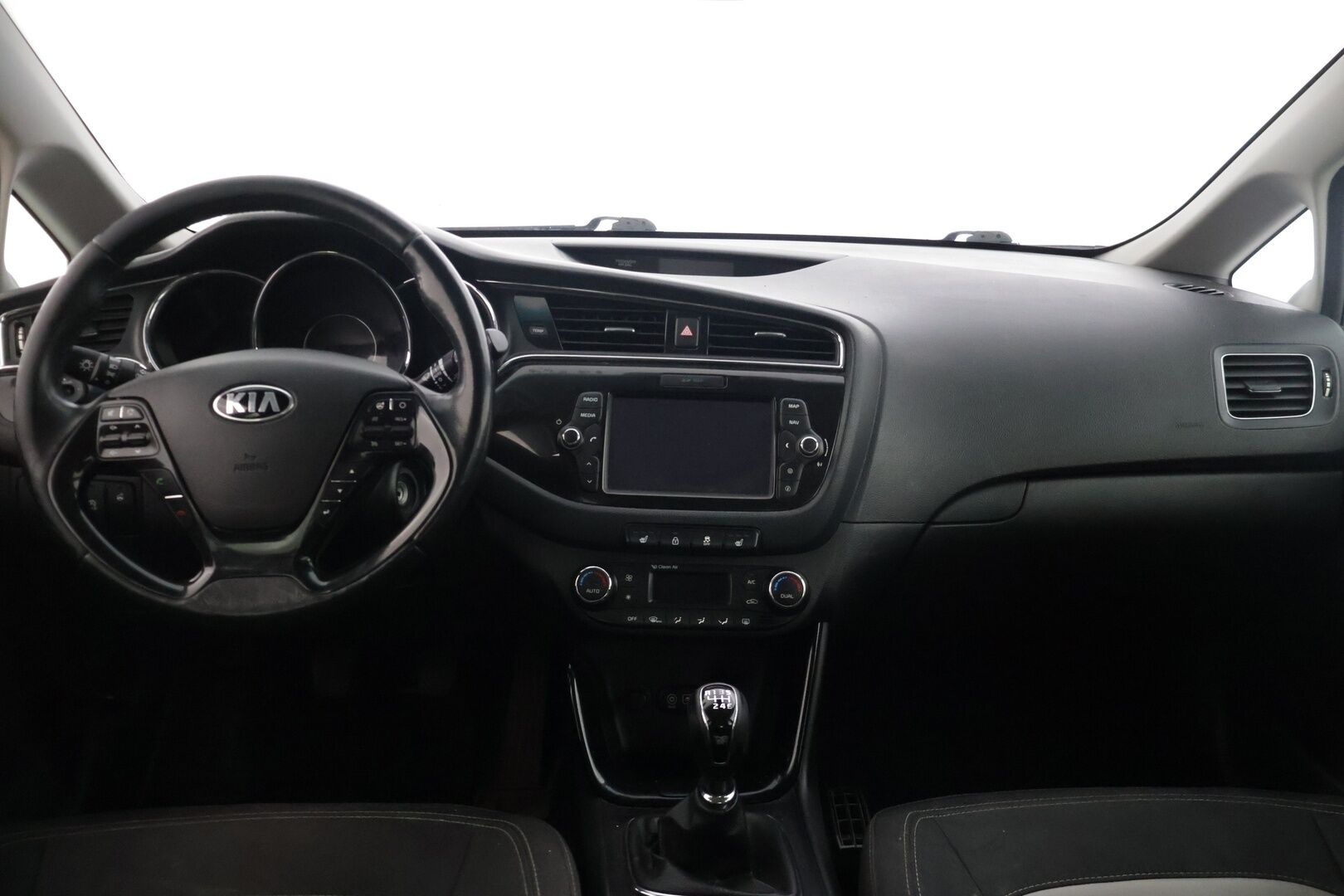 Kia cee'd 2017 1,6 CRDi ISG 136hv EX 5D EcoDynamics - | Tämä auto myydään YritysOutlet -valikoimasta vain yritykselle | Lohkolämmitin | Vakionopeudensäädin | Ratinlämmitin | P. Tutka | Navigointi | Bluetooth |