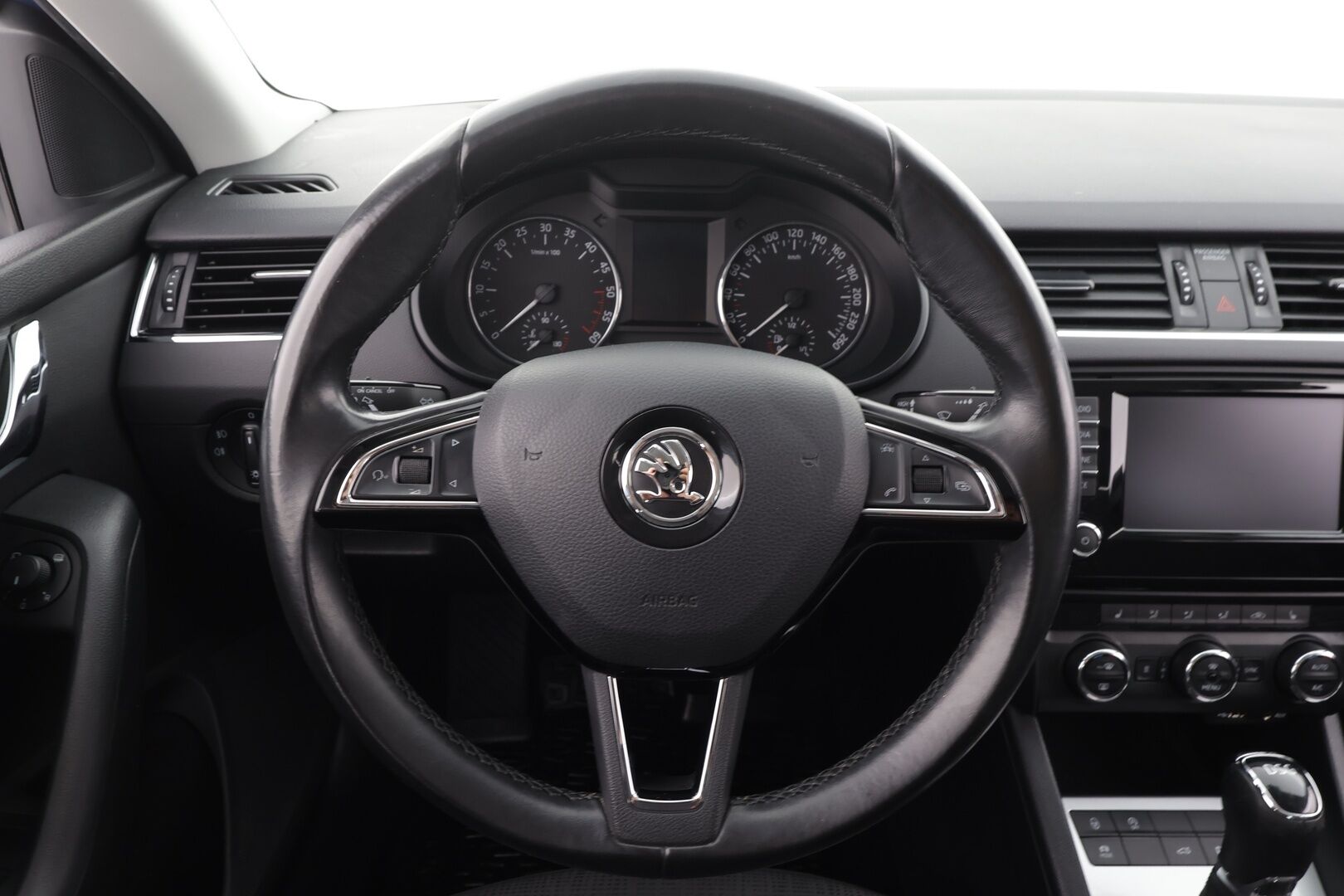 Skoda Octavia 2017 Combi 1,6 TDI Style DSG * Webasto / Koukku / Xenon / P.Tutkat / Vakkari / Bluetooth * - Suomi-auto / Kahdet renkaat aluvanteilla