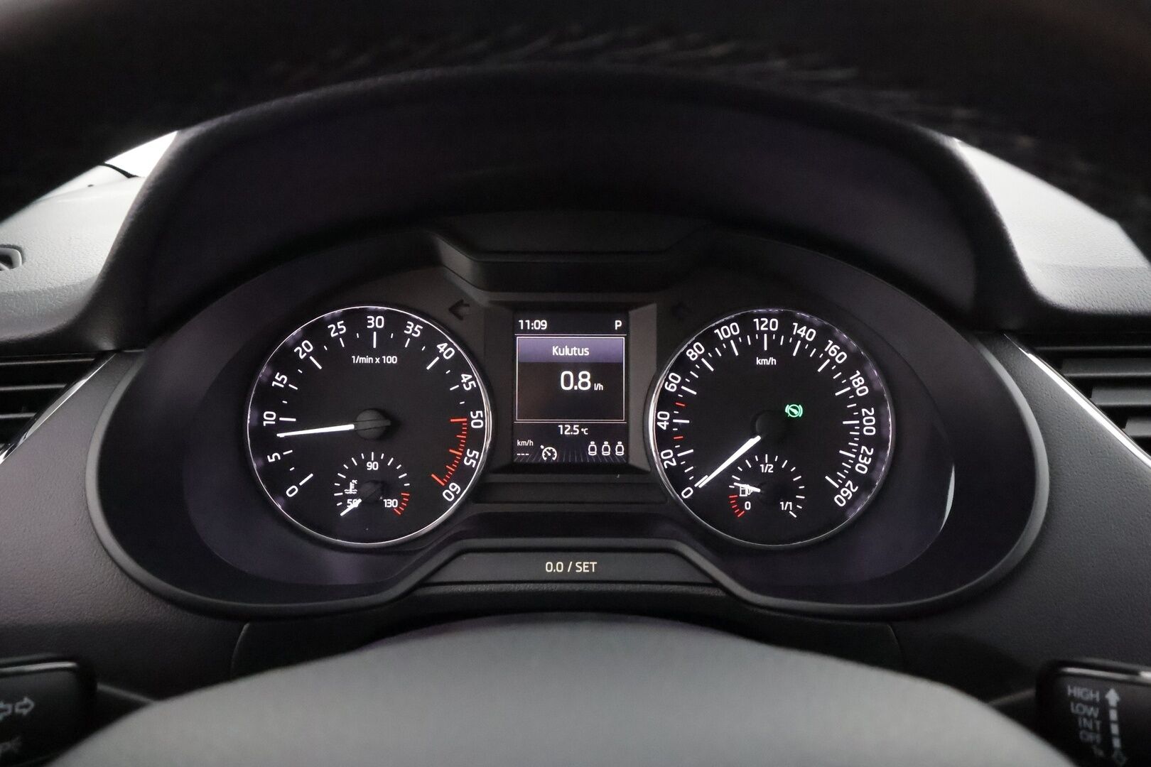 Skoda Octavia 2017 Combi 1,6 TDI Style DSG * Webasto / Koukku / Xenon / P.Tutkat / Vakkari / Bluetooth * - Suomi-auto / Kahdet renkaat aluvanteilla