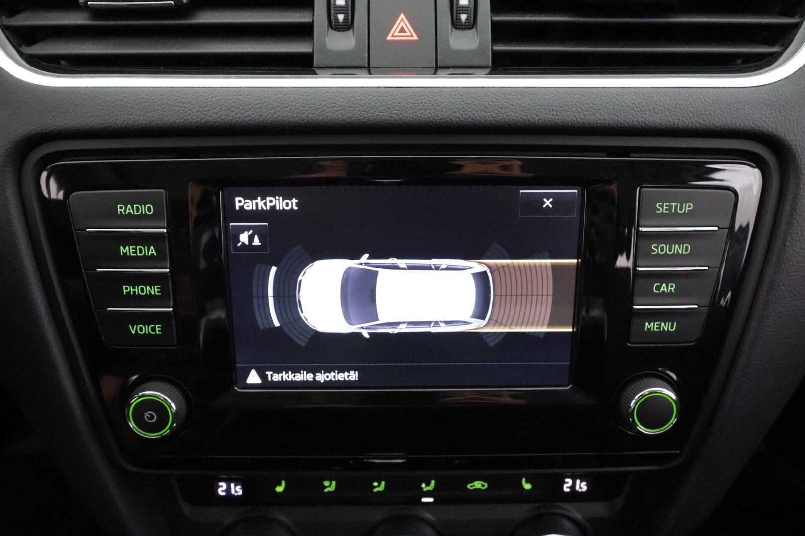 Skoda Octavia 2017 Combi 1,6 TDI Style DSG * Webasto / Koukku / Xenon / P.Tutkat / Vakkari / Bluetooth * - Suomi-auto / Kahdet renkaat aluvanteilla