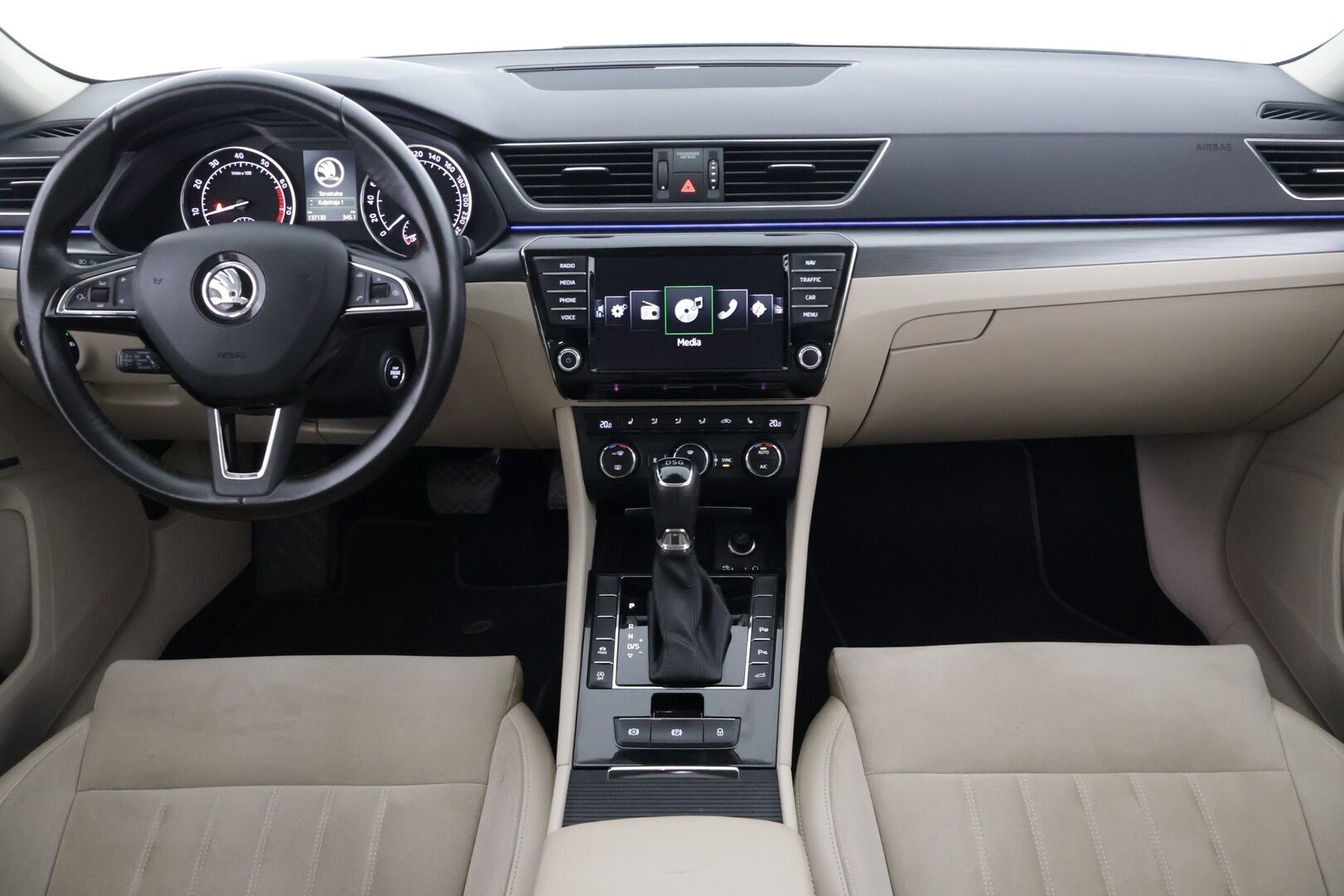 Skoda Superb 2017 1,4 TSI ACT Style DSG Autom. ** Webasto / ACC / Koukku / Canton / Muistipenkki / Keyless - ** Kahdet renkaat vanteineen / Katso varusteet **