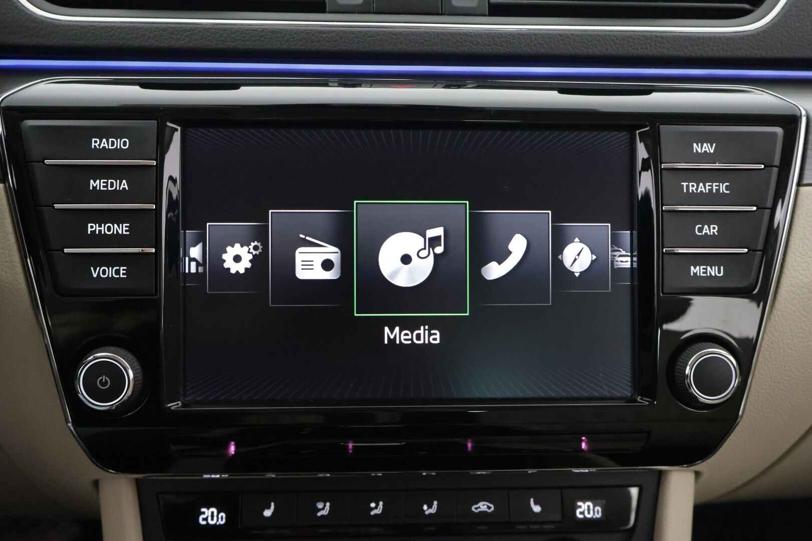 Skoda Superb 2017 1,4 TSI ACT Style DSG Autom. ** Webasto / ACC / Koukku / Canton / Muistipenkki / Keyless - ** Kahdet renkaat vanteineen / Katso varusteet **