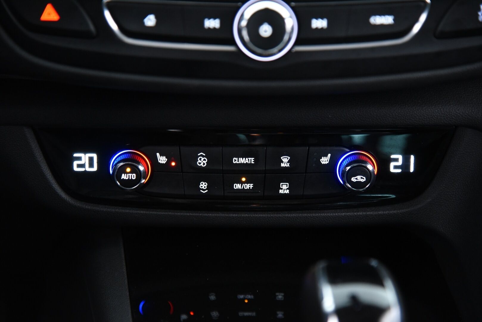 Opel Insignia 2017 Grand Sport Innovation 1,6 CDTI ECOTEC Start/Stop 100kW AT6 - 3,99 % KORKOTARJOUS TÄHÄN AUTOON - 31.5. ASTI! - AGR-istuimet / HUD / Adapt.vak / Matrix-LED / Nahkaverhoilu / P-kamera / 