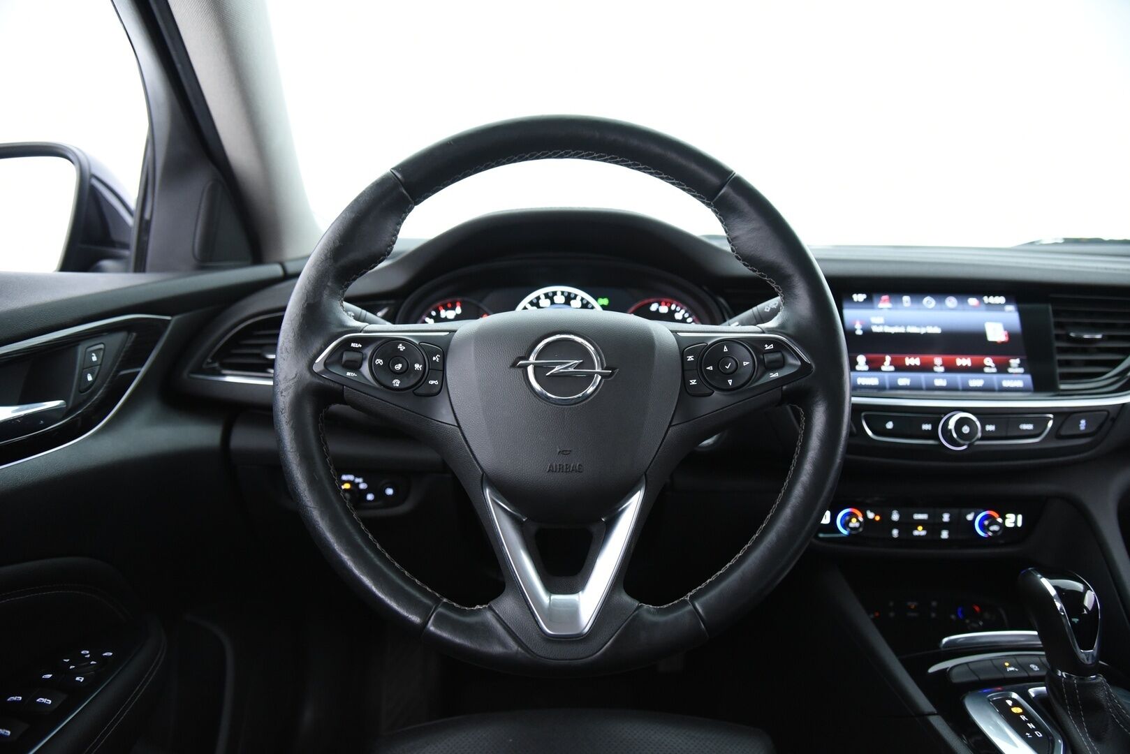 Opel Insignia 2017 Grand Sport Innovation 1,6 CDTI ECOTEC Start/Stop 100kW AT6 - 3,99 % KORKOTARJOUS TÄHÄN AUTOON - 31.5. ASTI! - AGR-istuimet / HUD / Adapt.vak / Matrix-LED / Nahkaverhoilu / P-kamera / 