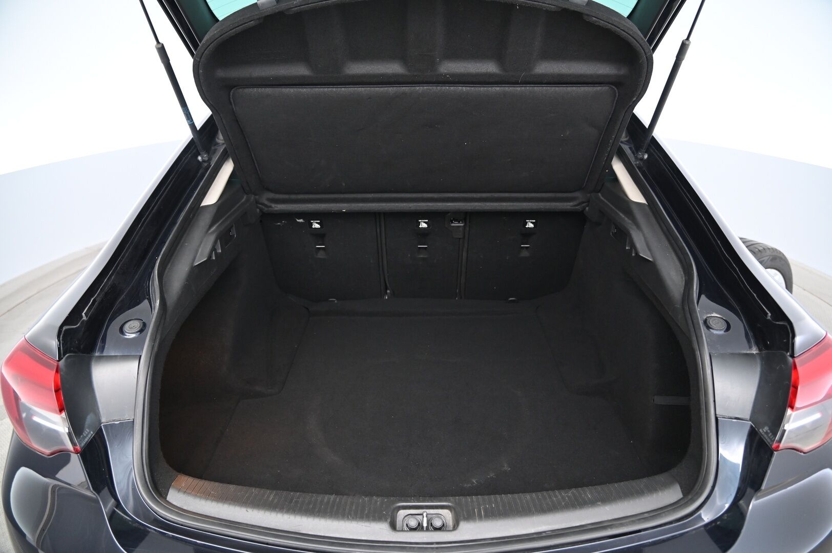 Opel Insignia 2018 Grand Sport Innovation 1,6 CDTI ECOTEC *ACC / Lohko / Ratinlämmitin / HUD / P Kamera* - *Adaptiviinen vakionopeuden säädin / Suomi-auto kaksilla renkailla ja Vetokoukulla varustettuna! - HULLUT AVAJAISHULINAT KORKOTARJOUS 3,29 %