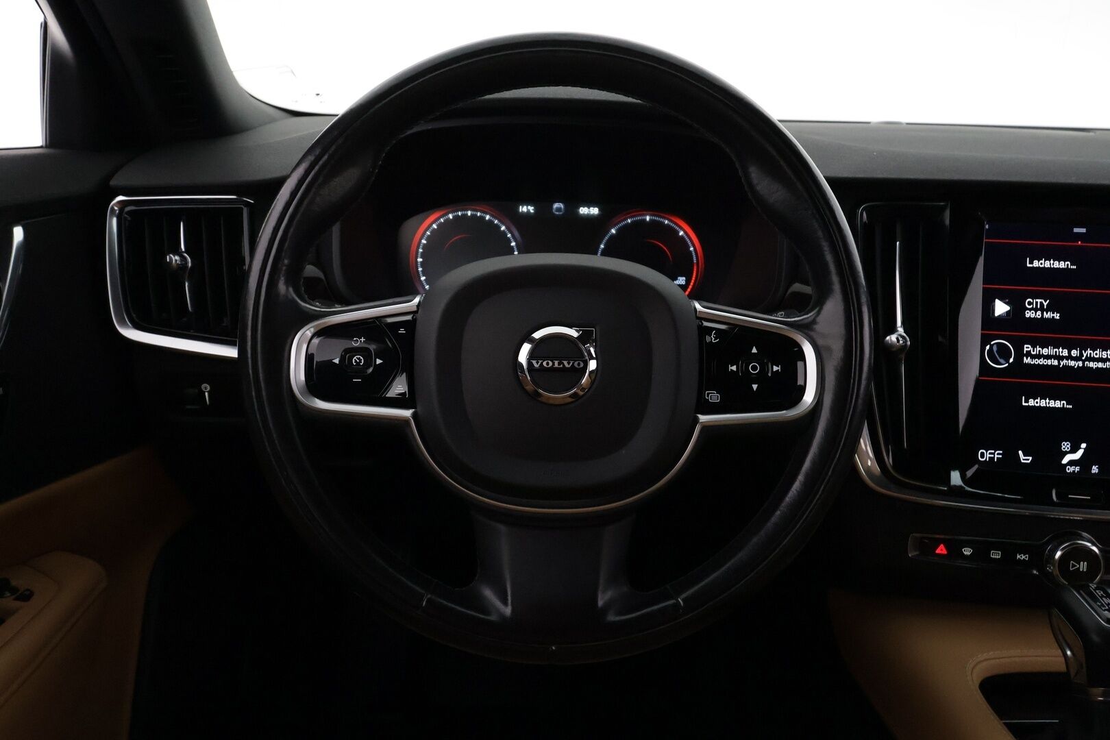 Volvo V90 2017 D3 AWD Business Inscription aut - | ACC | Koukku | Webasto | HUD | 360° | Muistipenkki | Sporttinahat | BLIS | Pilot Assist | Keyless | Kaarrevalot | Lämm. ratti | 2x renkaat aluin |