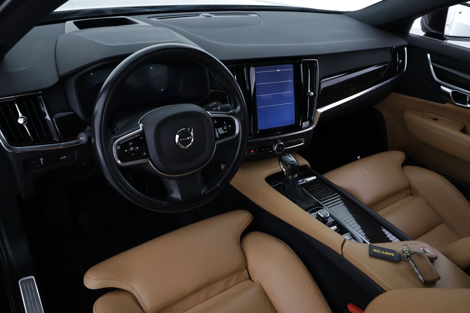 Volvo V90 2017 D3 AWD Business Inscription aut - | ACC | Koukku | Webasto | HUD | 360° | Muistipenkki | Sporttinahat | BLIS | Pilot Assist | Keyless | Kaarrevalot | Lämm. ratti | 2x renkaat aluin |