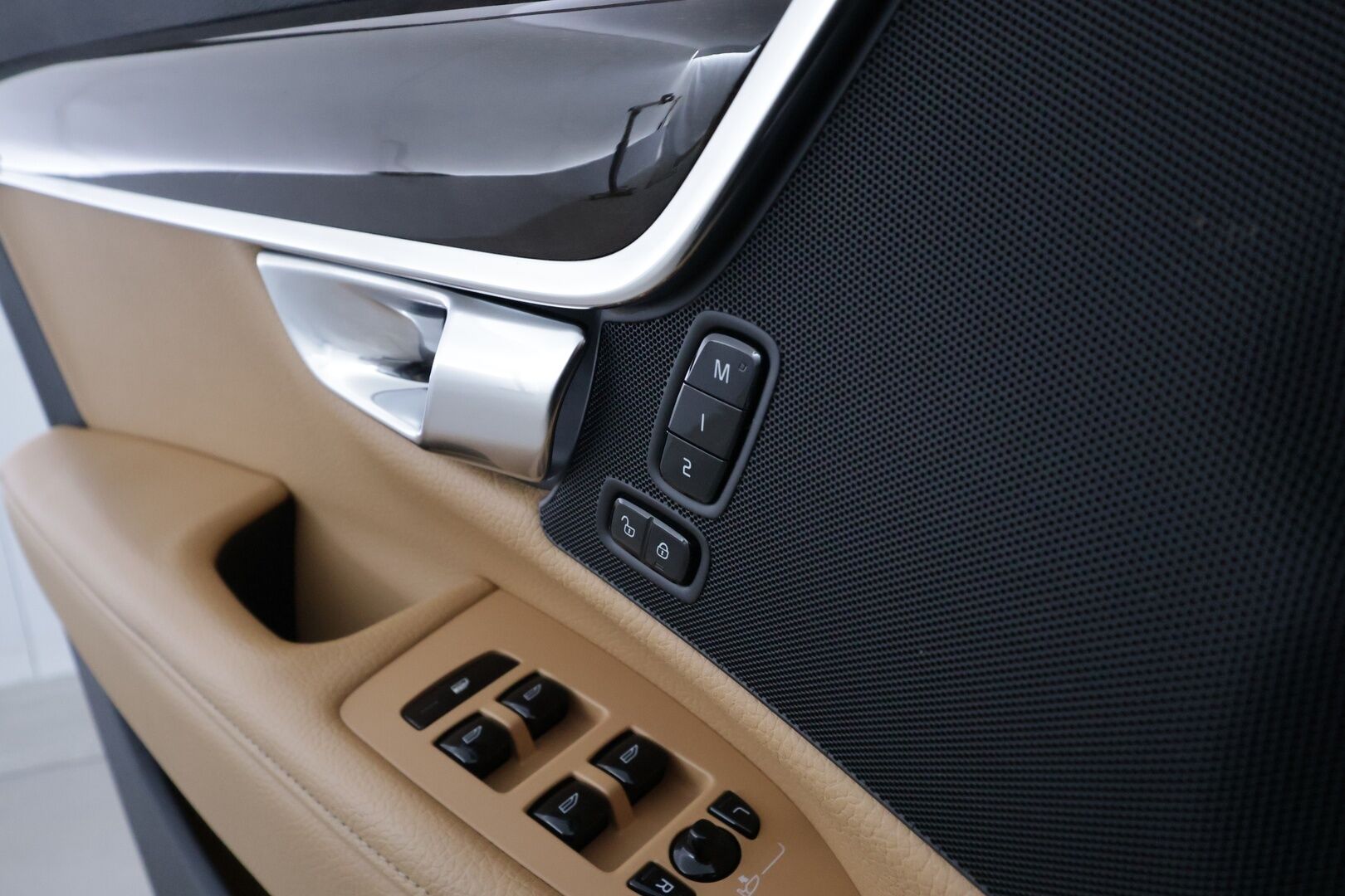 Volvo V90 2017 D3 AWD Business Inscription aut - | ACC | Koukku | Webasto | HUD | 360° | Muistipenkki | Sporttinahat | BLIS | Pilot Assist | Keyless | Kaarrevalot | Lämm. ratti | 2x renkaat aluin |
