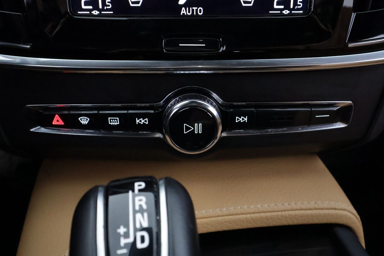 Volvo V90 2017 D3 AWD Business Inscription aut - | ACC | Koukku | Webasto | HUD | 360° | Muistipenkki | Sporttinahat | BLIS | Pilot Assist | Keyless | Kaarrevalot | Lämm. ratti | 2x renkaat aluin |