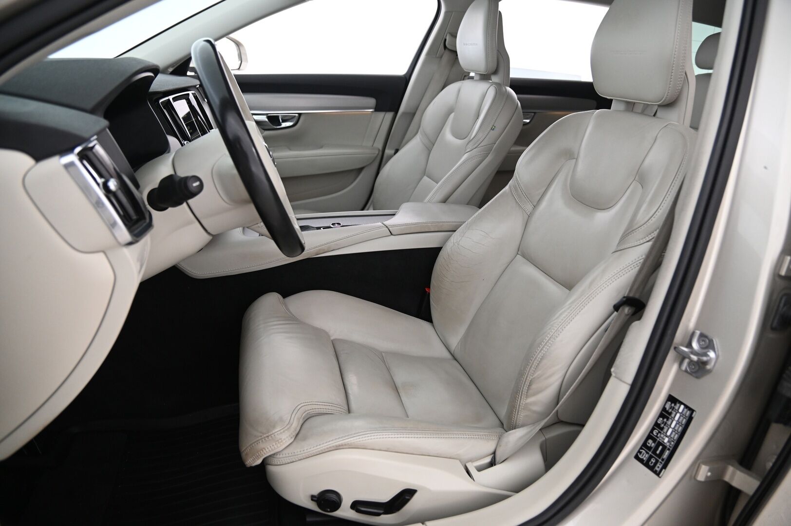 Volvo V90 2017 D5 AWD Inscription aut *HUD / VOC / Muistipenkit / ACC / Webasto / 360 kamera** - *Suomi-auto / 2x renkaat & vanteet / Juuri huollettu*