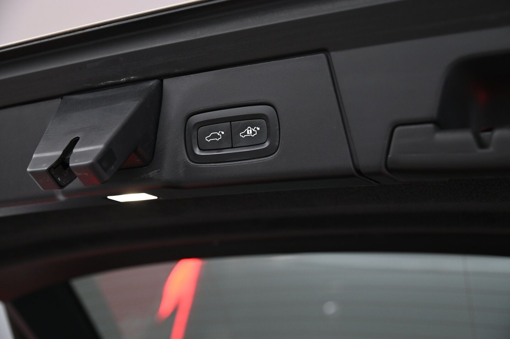 Volvo V90 2017 D5 AWD Inscription aut *HUD / VOC / Muistipenkit / ACC / Webasto / 360 kamera** - *Suomi-auto / 2x renkaat & vanteet / Juuri huollettu*