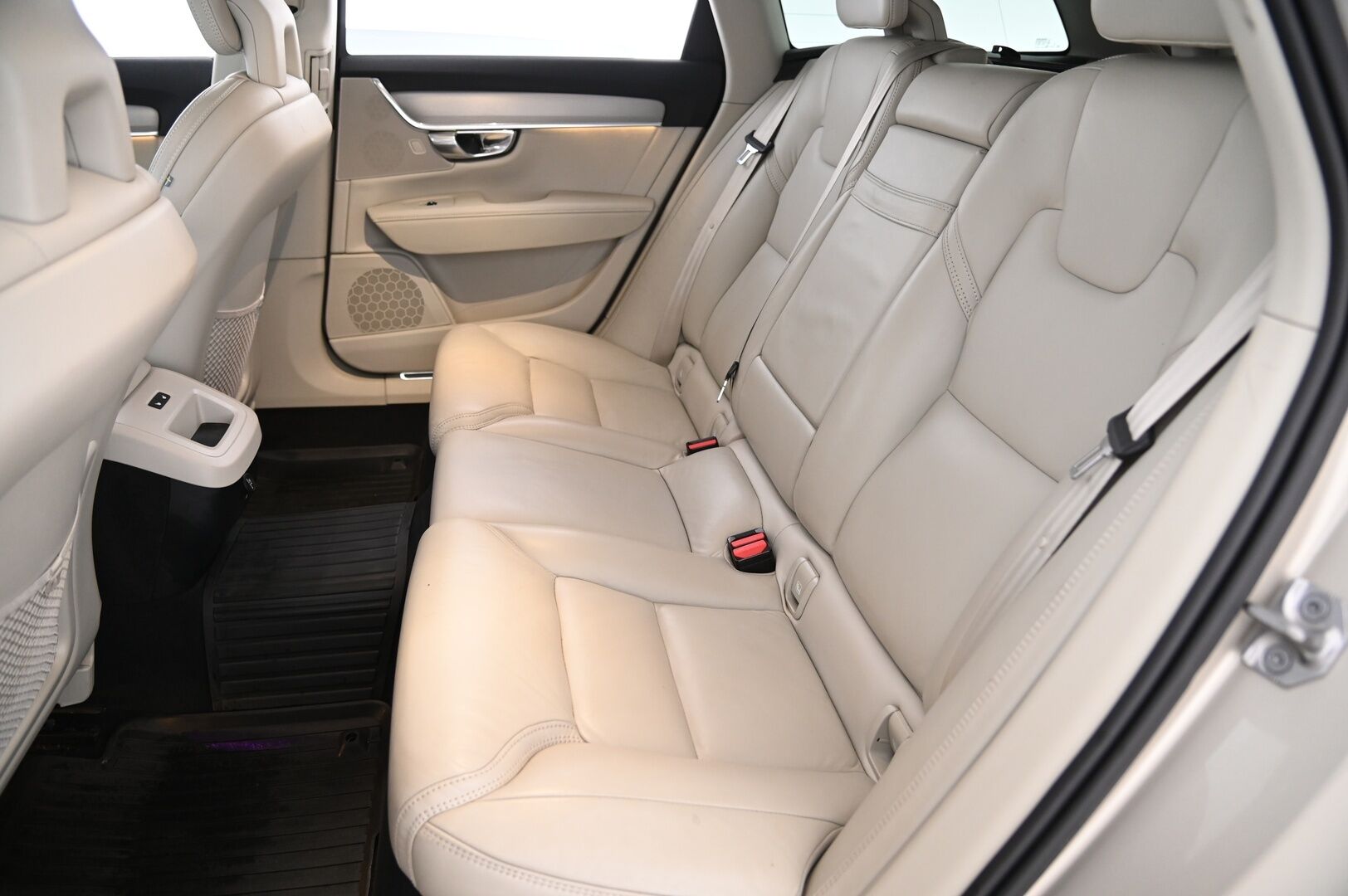 Volvo V90 2017 D5 AWD Inscription aut *HUD / VOC / Muistipenkit / ACC / Webasto / 360 kamera** - *Suomi-auto / 2x renkaat & vanteet / Juuri huollettu*