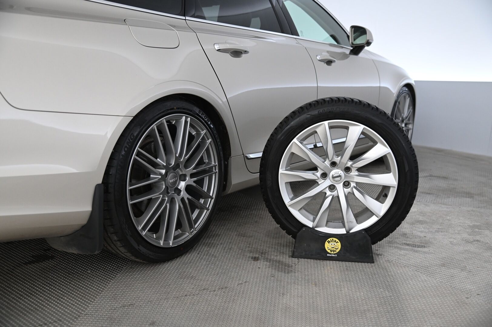 Volvo V90 2017 D5 AWD Inscription aut *HUD / VOC / Muistipenkit / ACC / Webasto / 360 kamera** - *Suomi-auto / 2x renkaat & vanteet / Juuri huollettu*