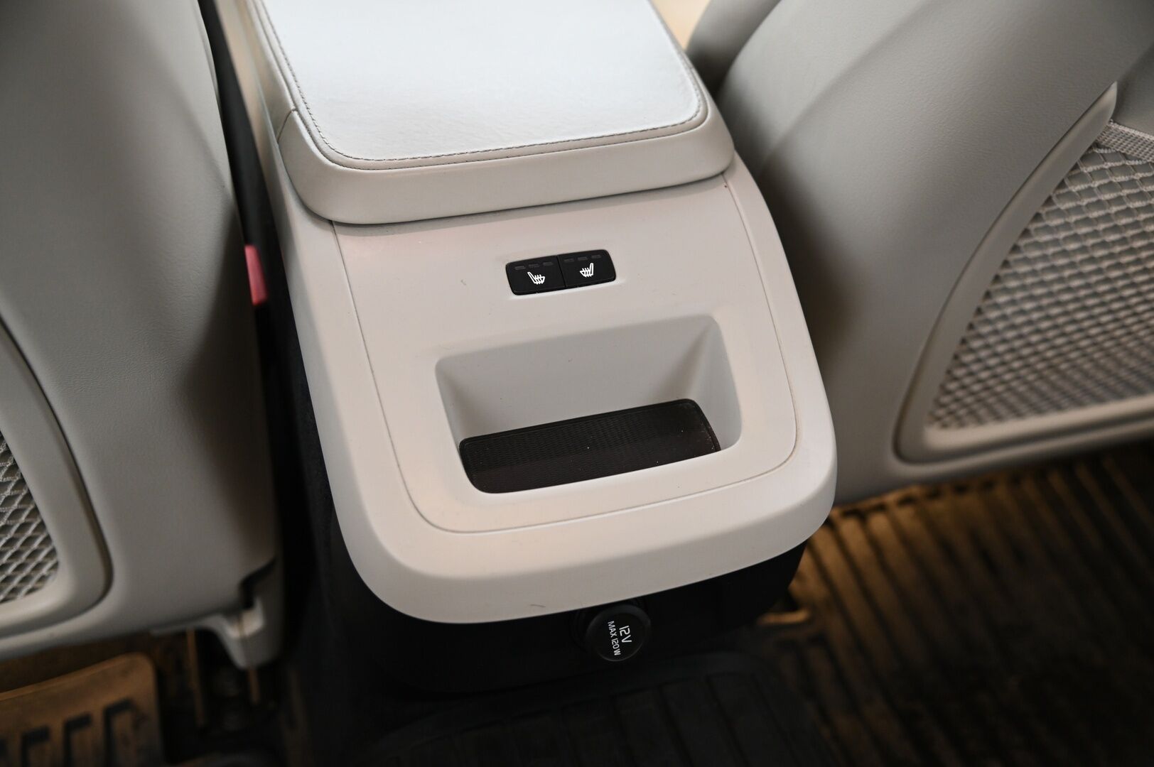 Volvo V90 2017 D5 AWD Inscription aut *HUD / VOC / Muistipenkit / ACC / Webasto / 360 kamera** - *Suomi-auto / 2x renkaat & vanteet / Juuri huollettu*