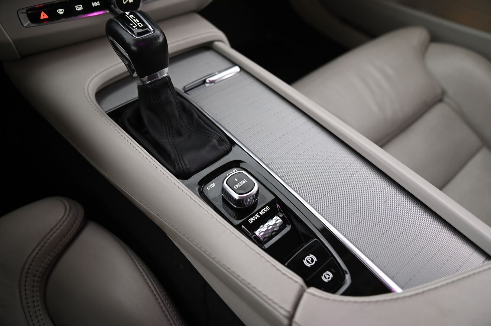 Volvo V90 2017 D5 AWD Inscription aut *HUD / VOC / Muistipenkit / ACC / Webasto / 360 kamera** - *Suomi-auto / 2x renkaat & vanteet / Juuri huollettu*