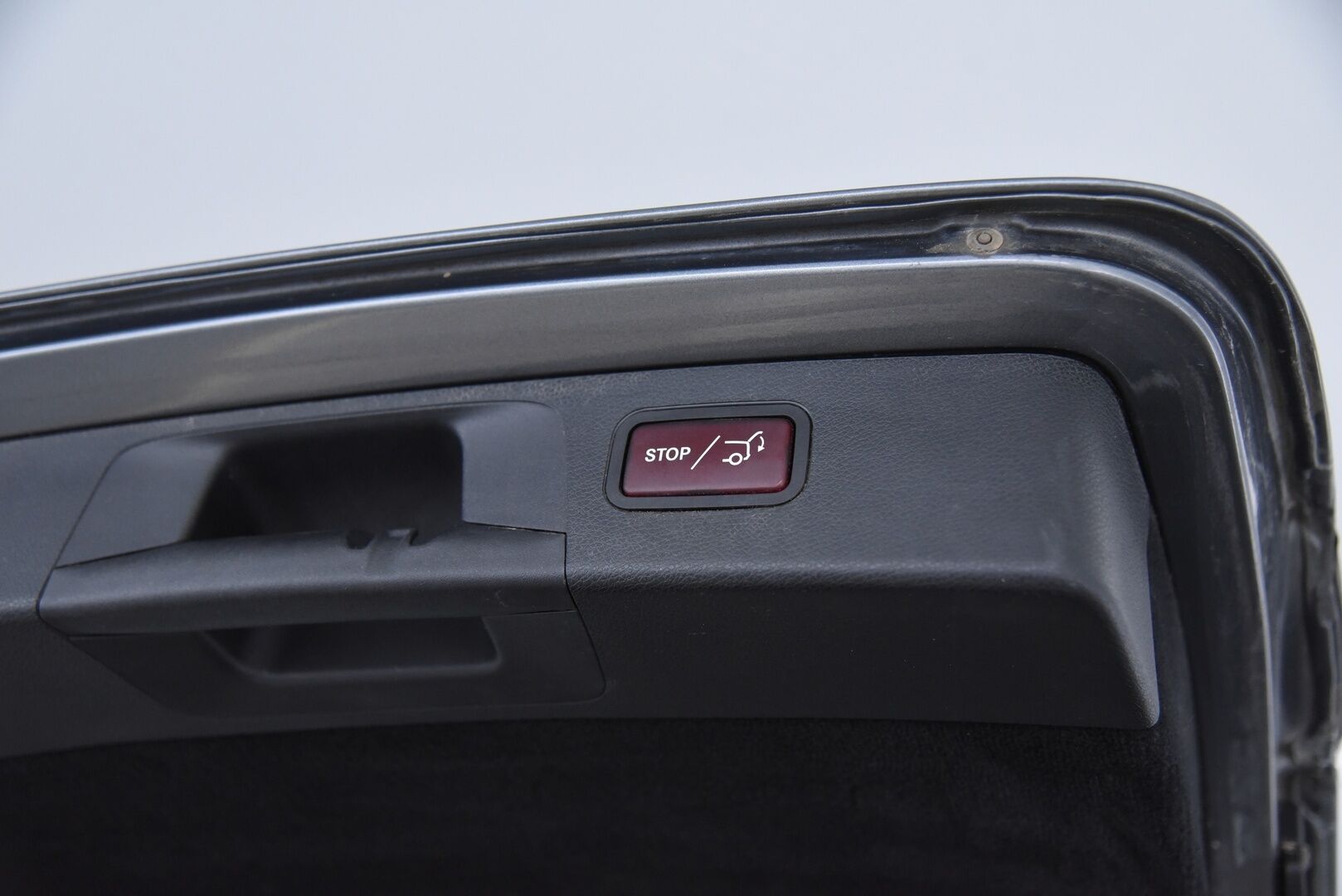 Mercedes-Benz E 2017 220 d 4Matic T A Business / Webasto / P-Kamera / Led High Performance / Sähköluukku - Merkkihuollettu Suomi-Auto!