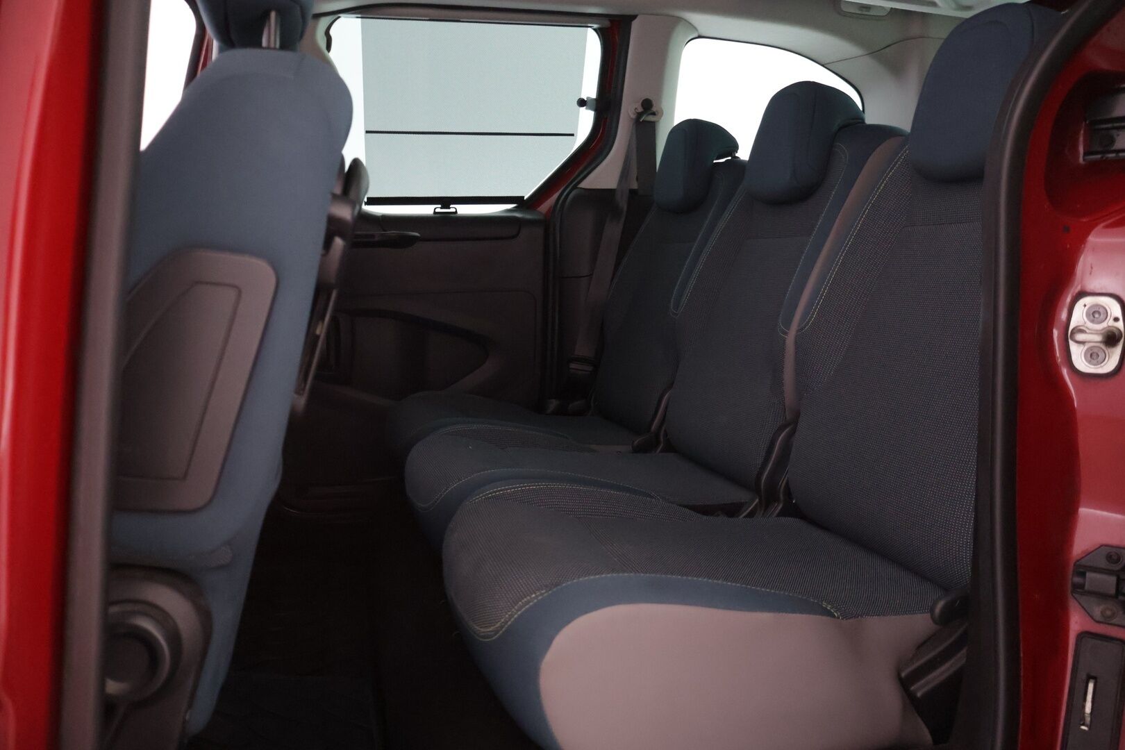 Citroen Berlingo Multispace 2017 PureTech 110 Feel - | YritysOutlet - Myydään vain yrityksille | Hyvä huoltohistoria | Kahdet vanteet + renkaat | Ei vikoja tiedossa | Seuraava katsastus toukokuussa 2027 | 