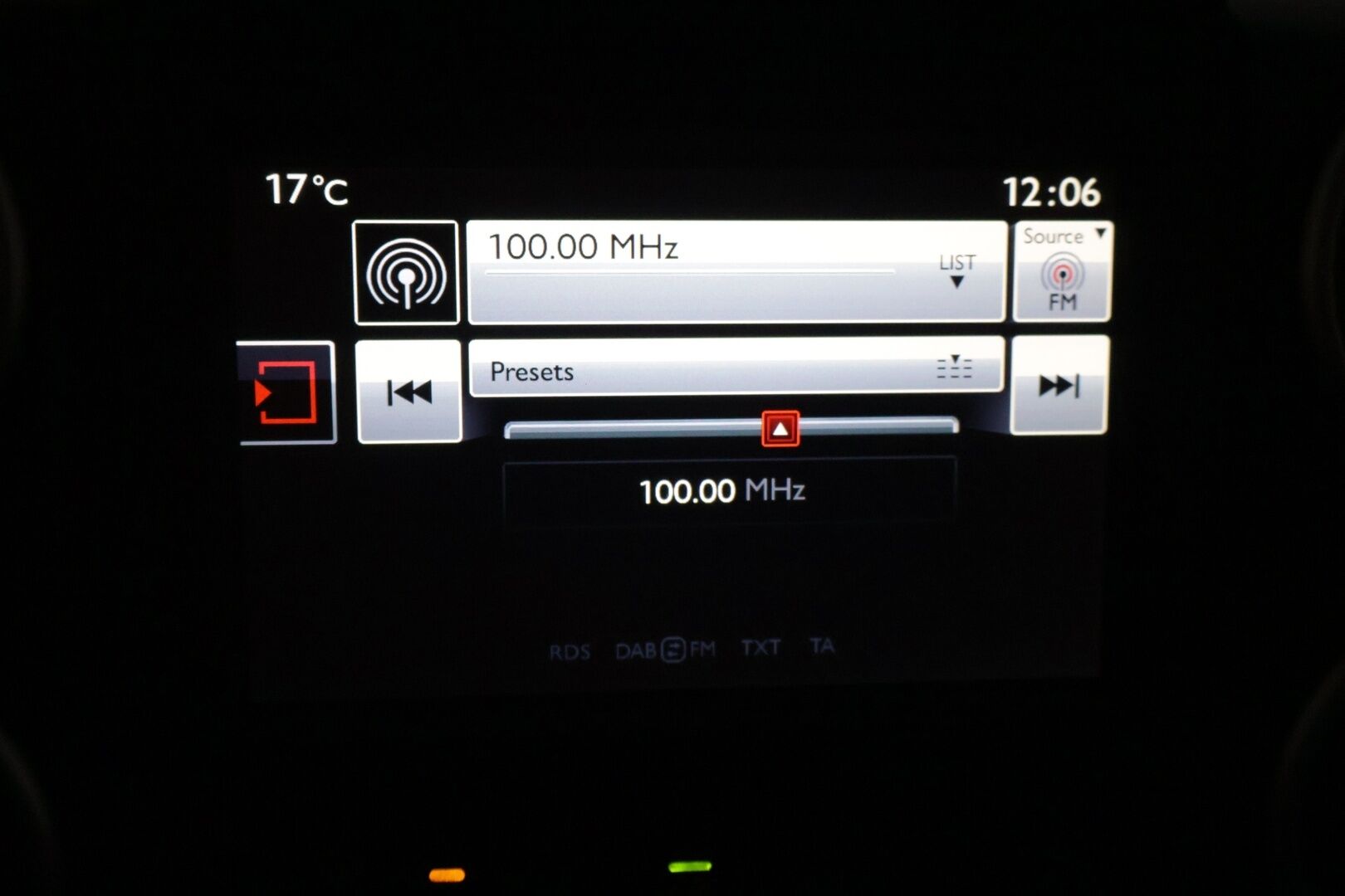 Citroen Berlingo Multispace 2017 PureTech 110 Feel - | YritysOutlet - Myydään vain yrityksille | Hyvä huoltohistoria | Kahdet vanteet + renkaat | Ei vikoja tiedossa | Seuraava katsastus toukokuussa 2027 | 