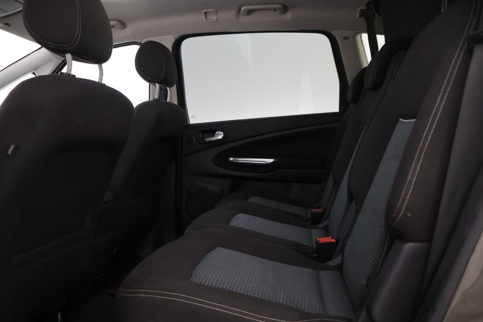 Ford S-Max 2014 2,0 TDCi 140 hv PowerShift Edition A6 5-ovinen * Lohkolämmitin / Lämmitettävä tuulilasi / Vakkari / Tutkat taakse / Bluetooth * - * Myydään huutokaupat.comissa! *