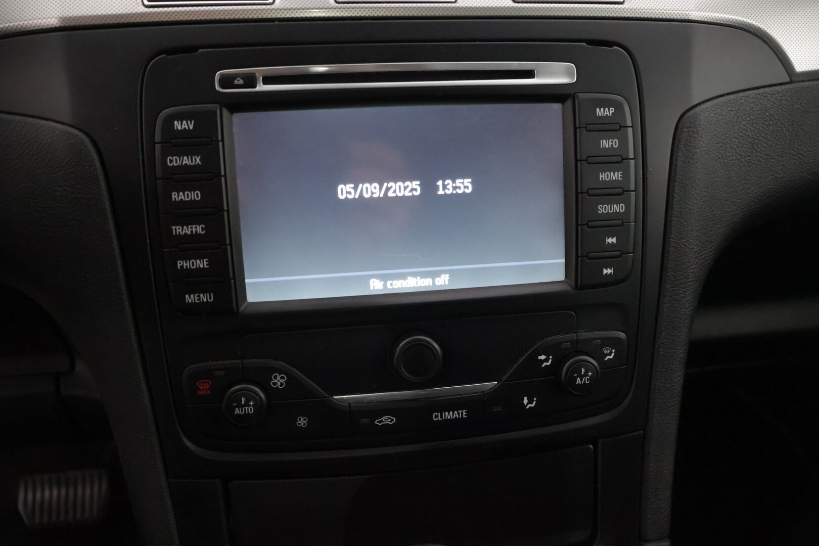Ford S-Max 2014 2,0 TDCi 140 hv PowerShift Edition A6 5-ovinen * Lohkolämmitin / Lämmitettävä tuulilasi / Vakkari / Tutkat taakse / Bluetooth * - * Myydään huutokaupat.comissa! *